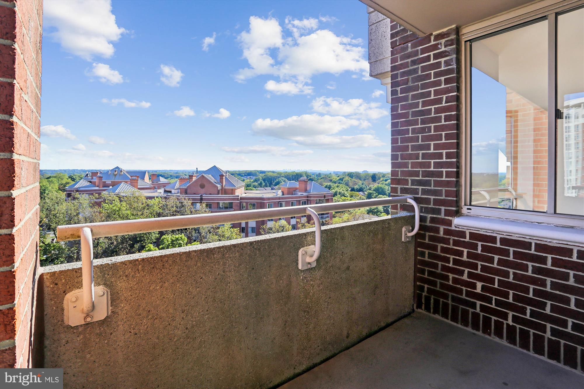 5809 NICHOLSON LANE 1402