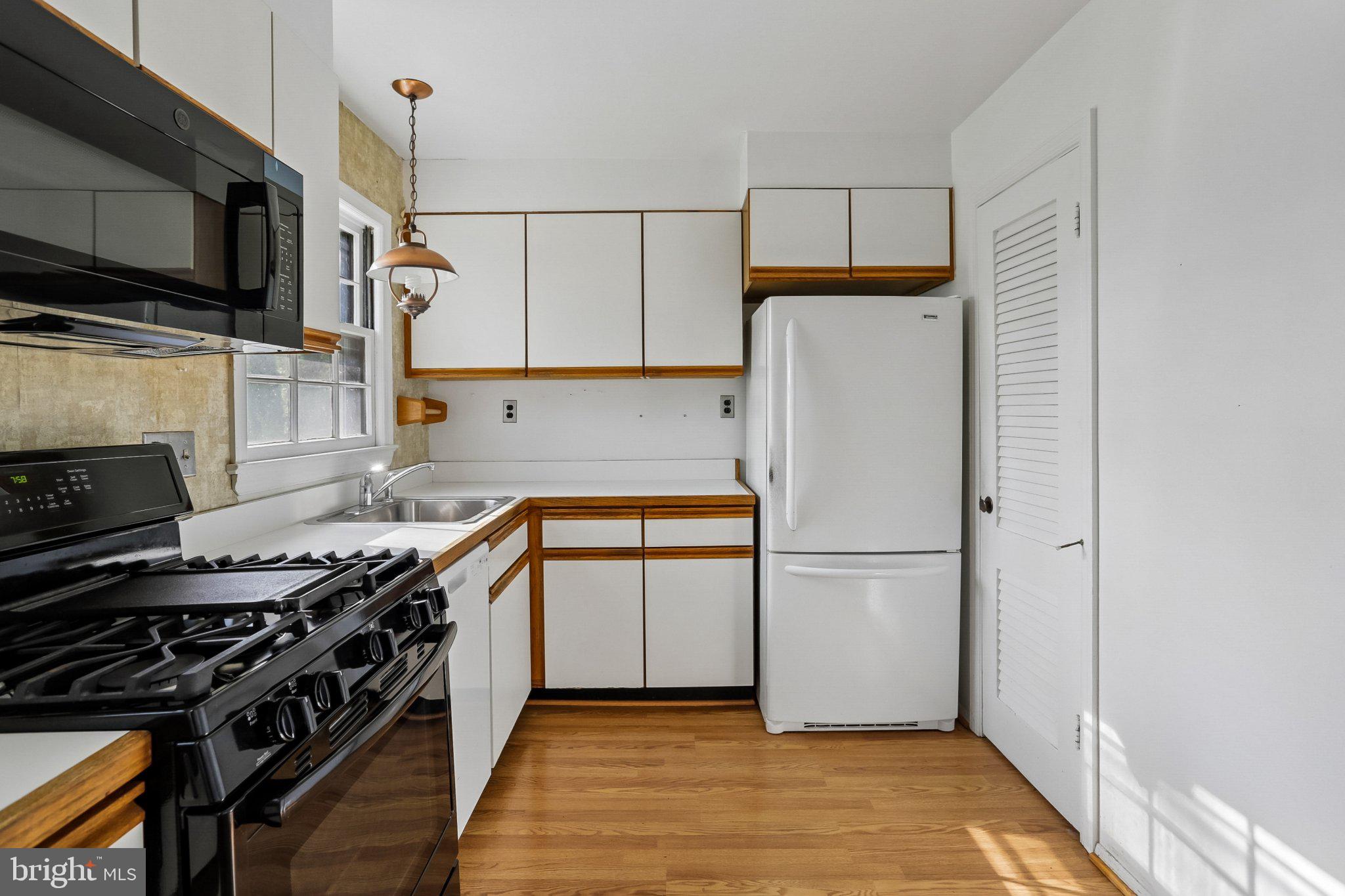 12809 CALDWELL STREET