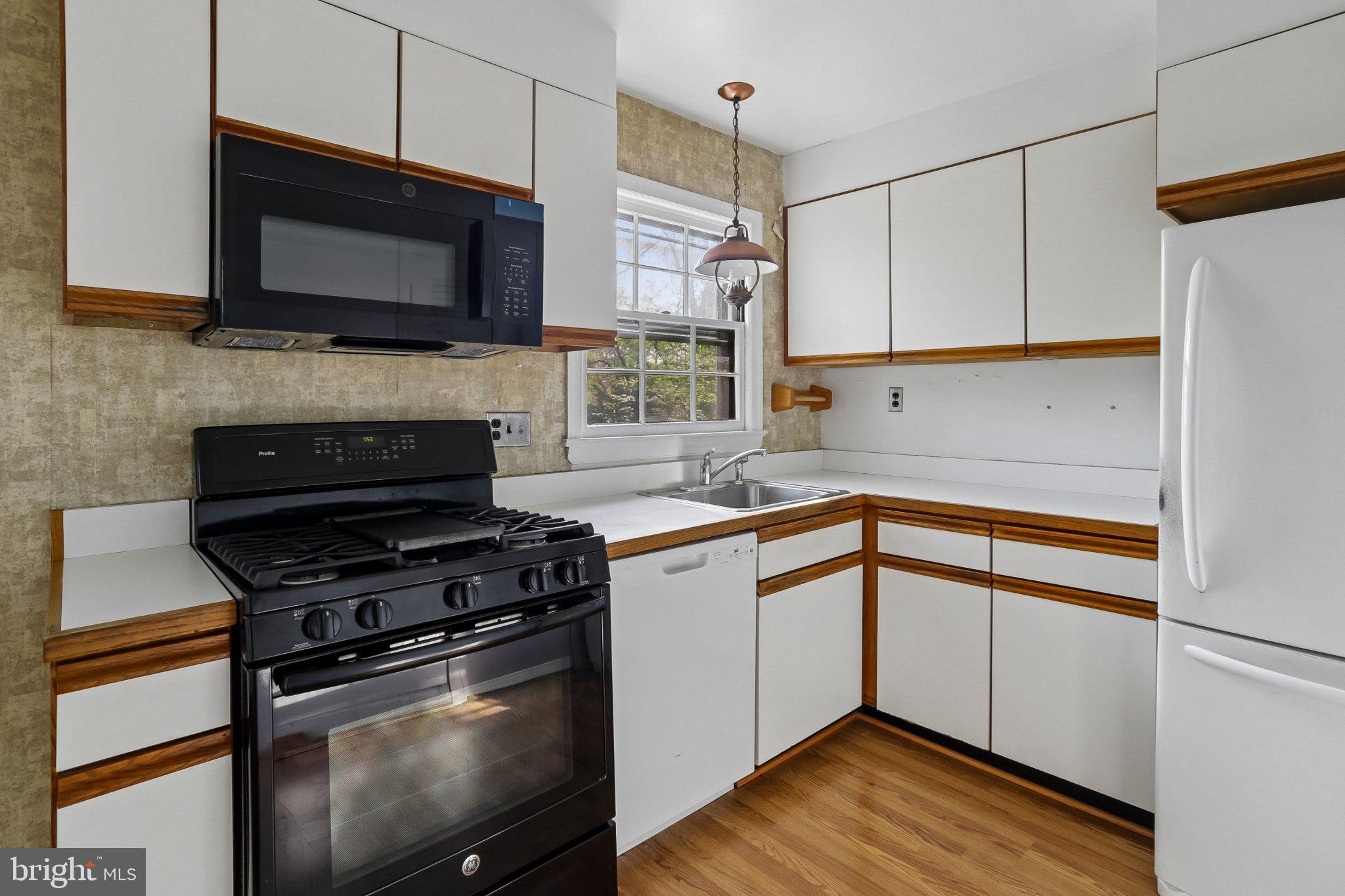 12809 CALDWELL STREET