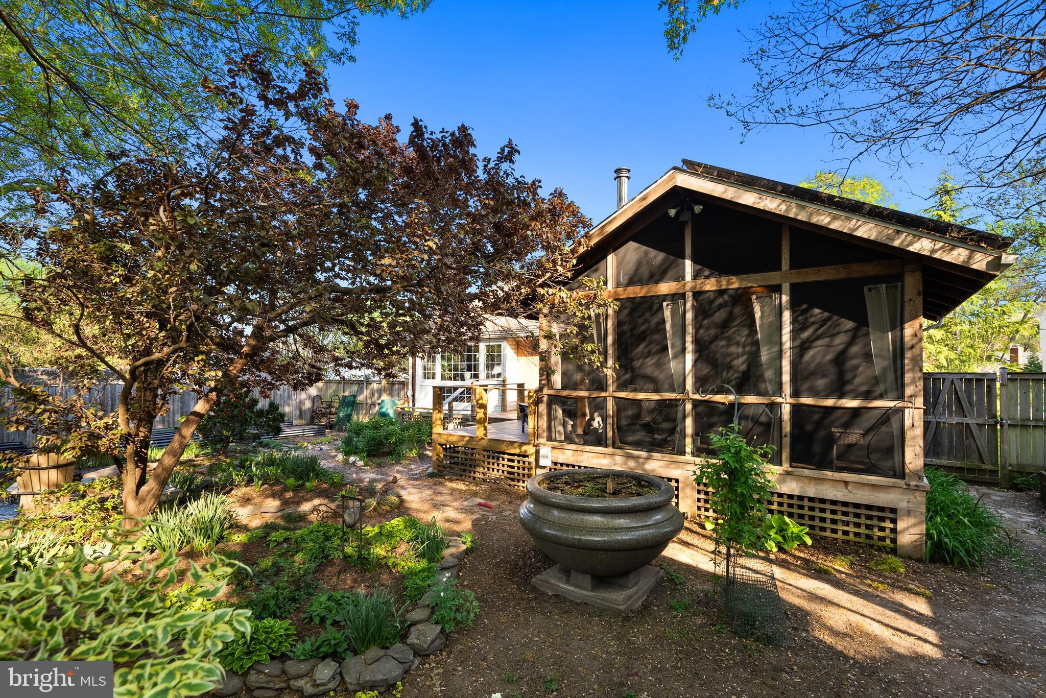 11112 NICHOLAS DRIVE