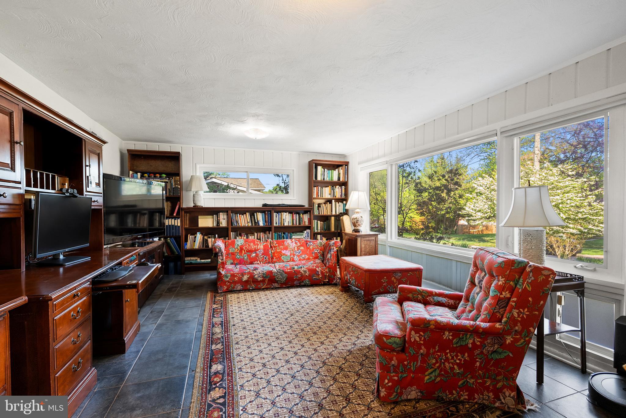 11112 NICHOLAS DRIVE