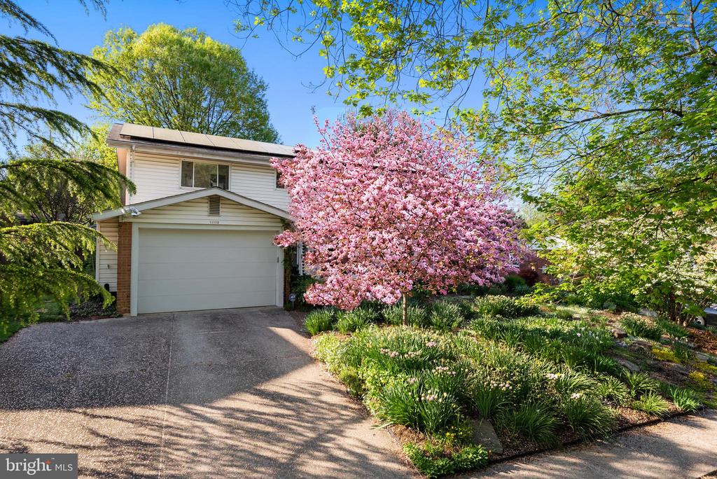 11112 NICHOLAS DRIVE
