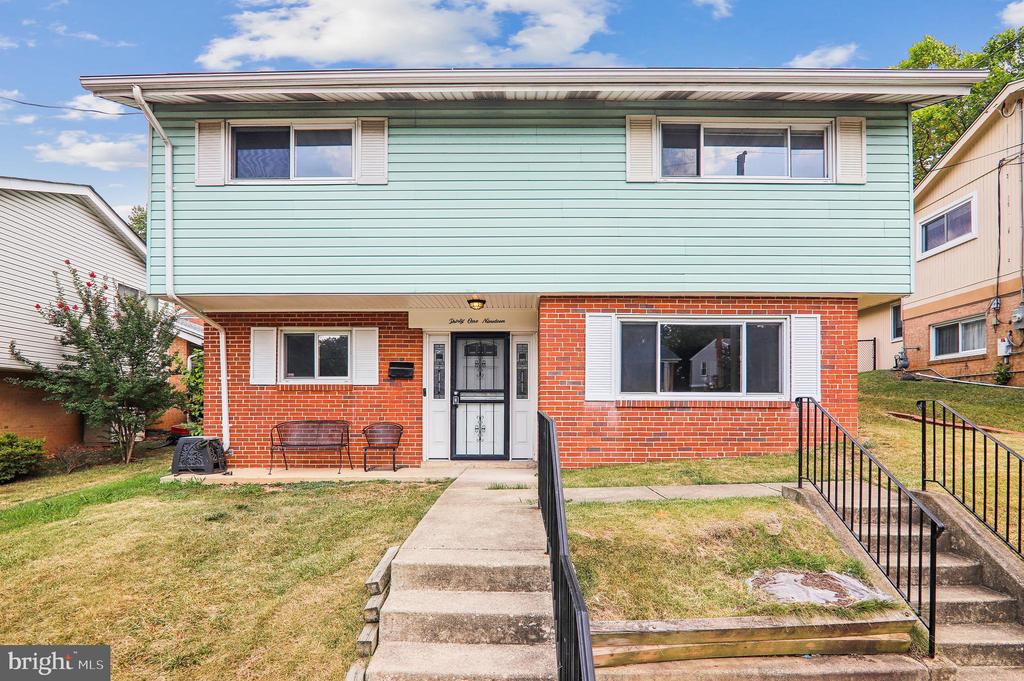 3119 LAUREL AVE
