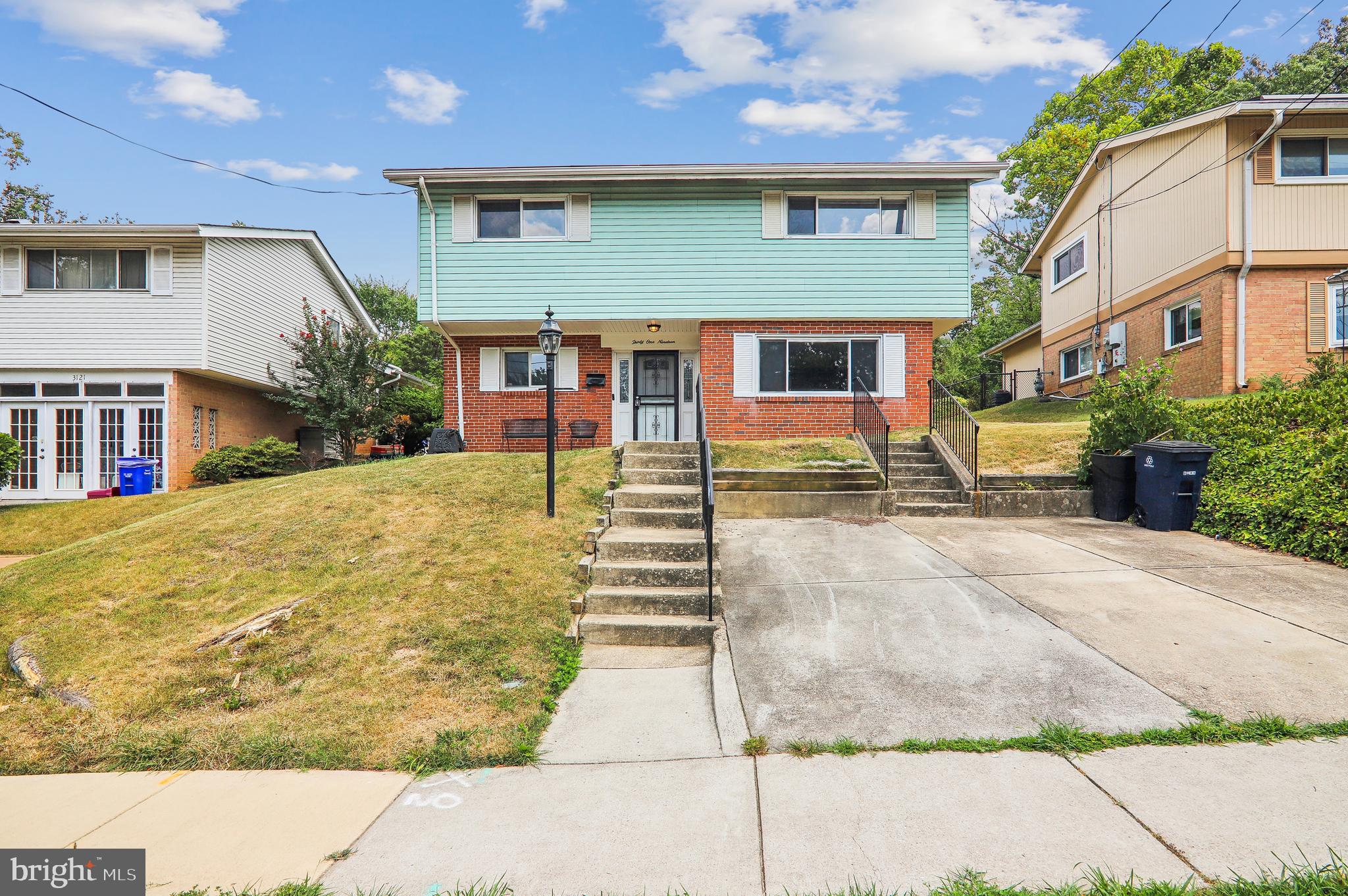 3119 LAUREL AVE