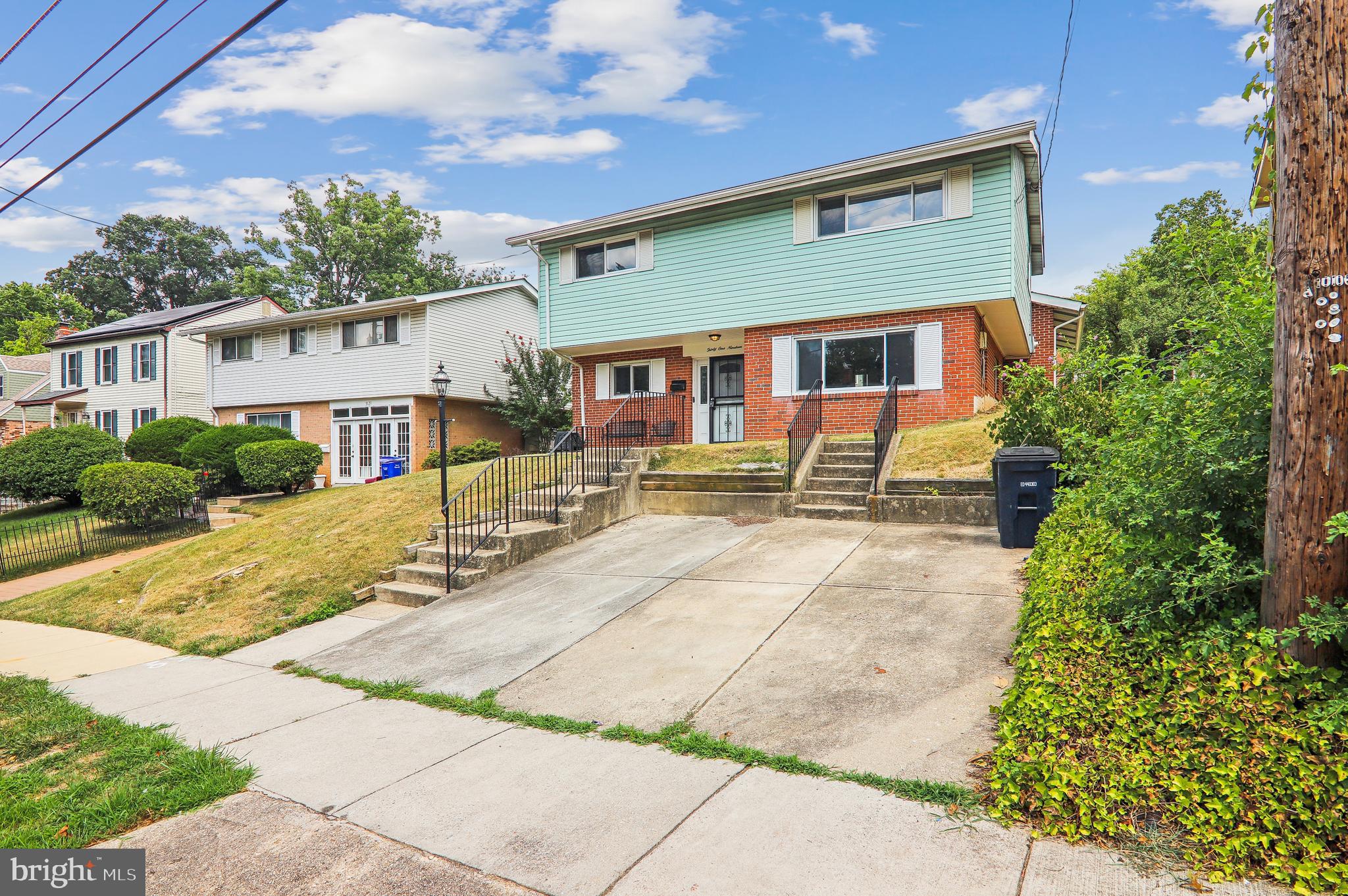 3119 LAUREL AVE