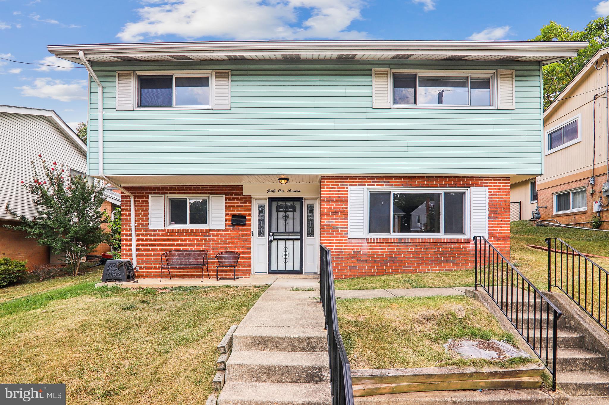 3119 LAUREL AVE