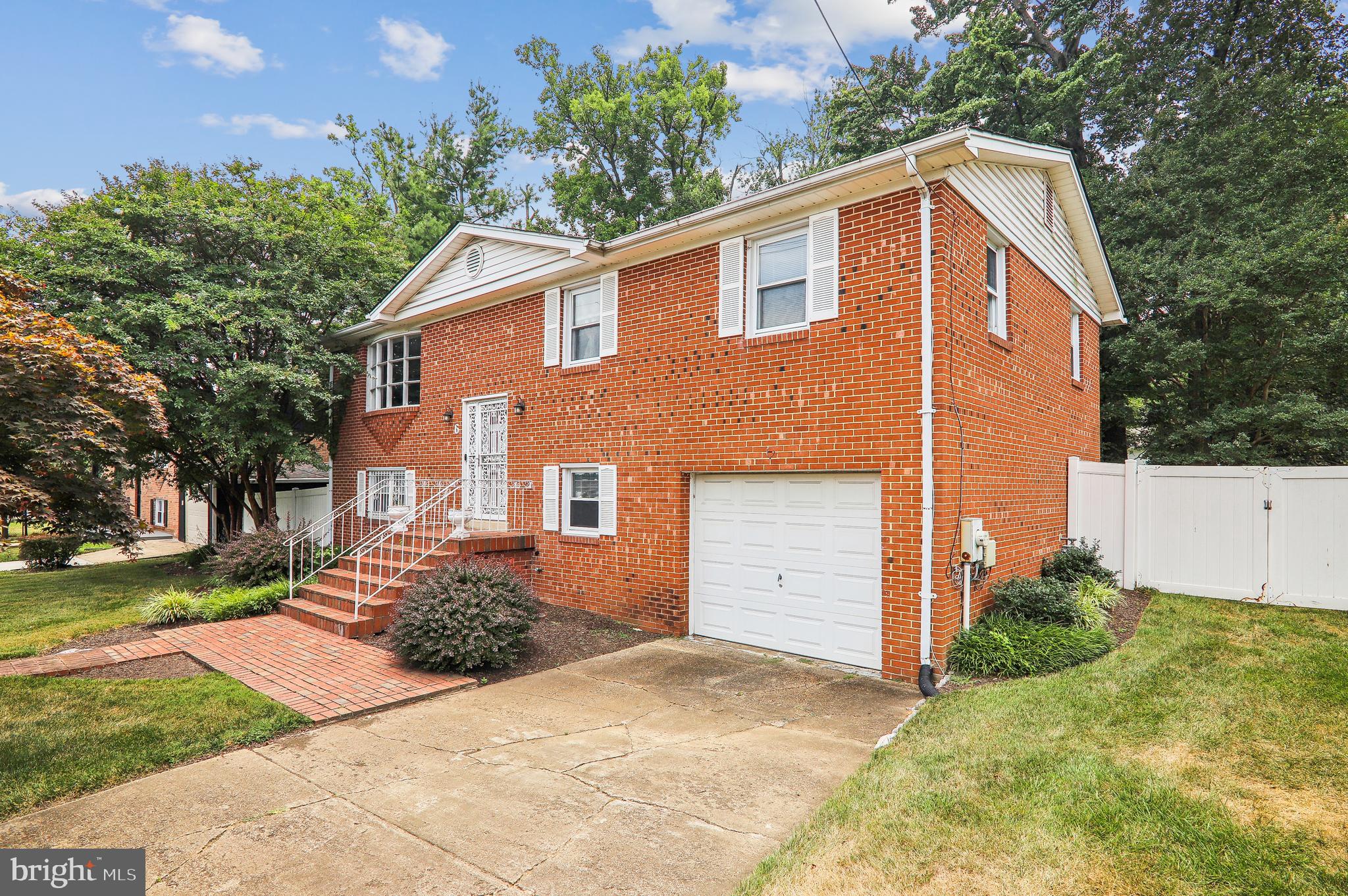 6 Norair Ave