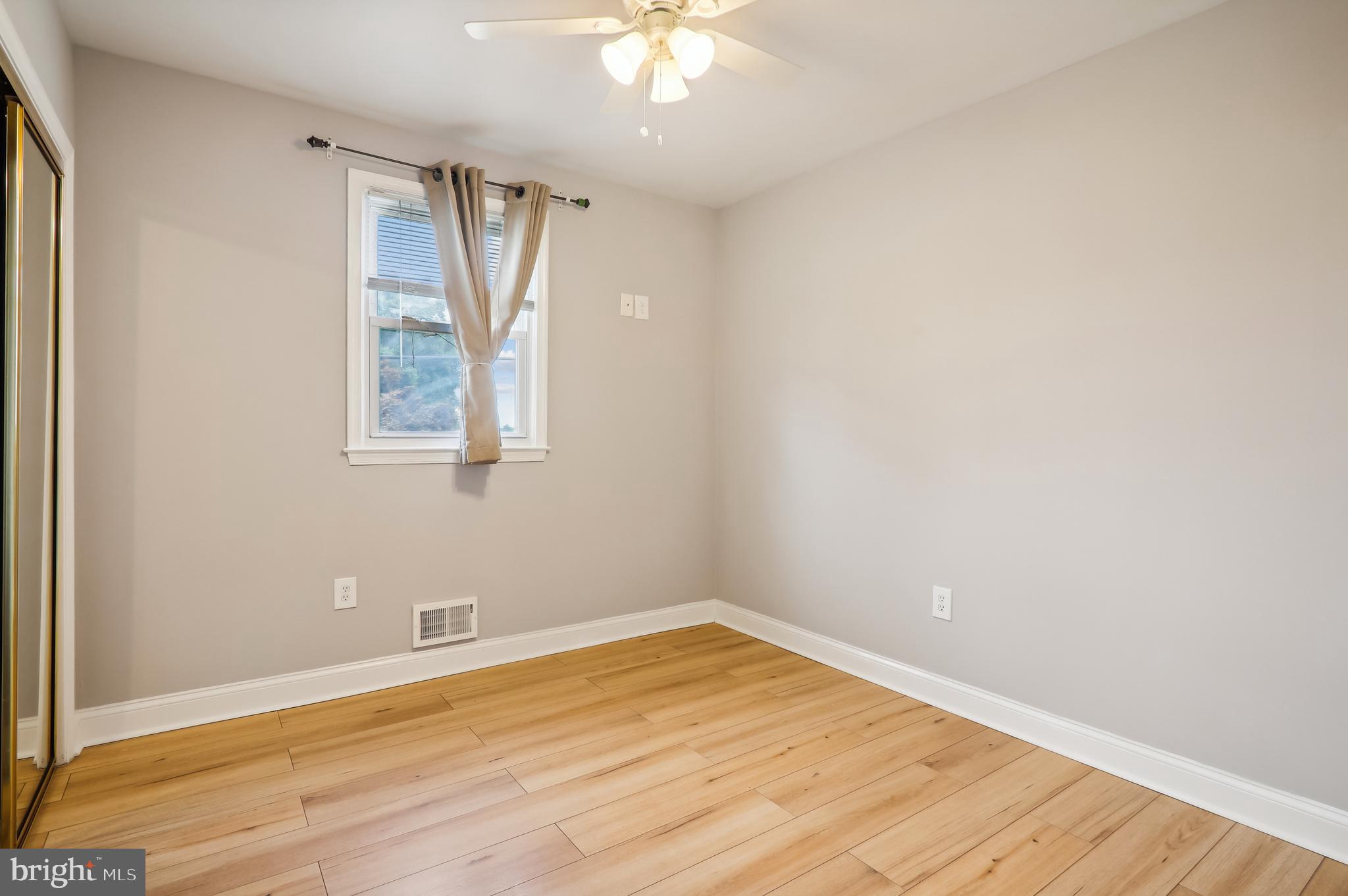 6 Norair Ave