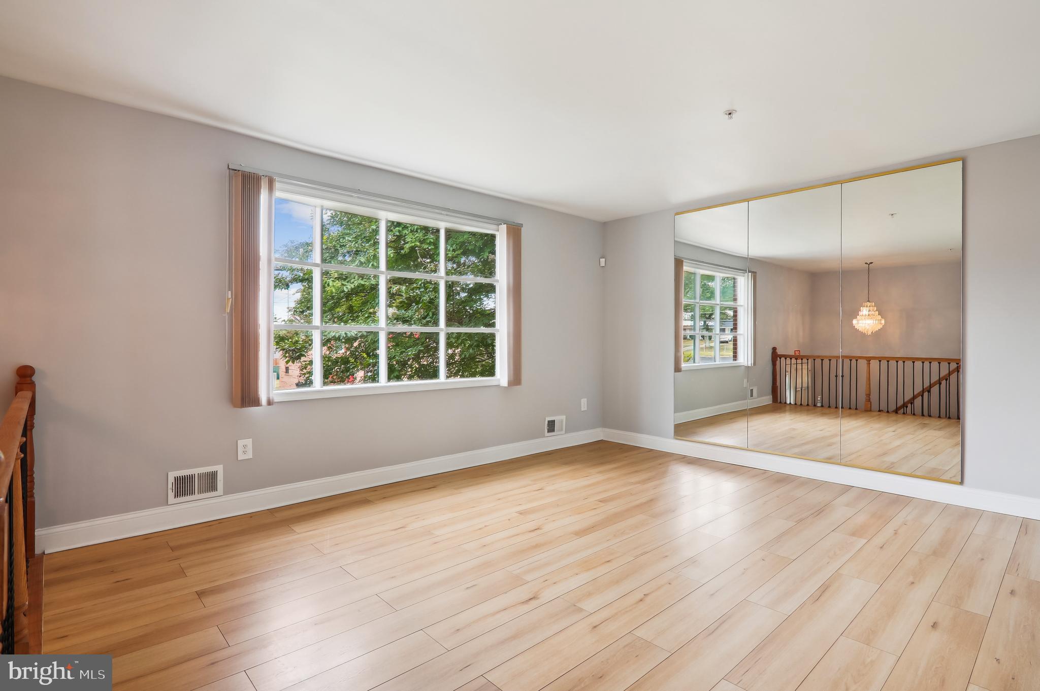 6 Norair Ave