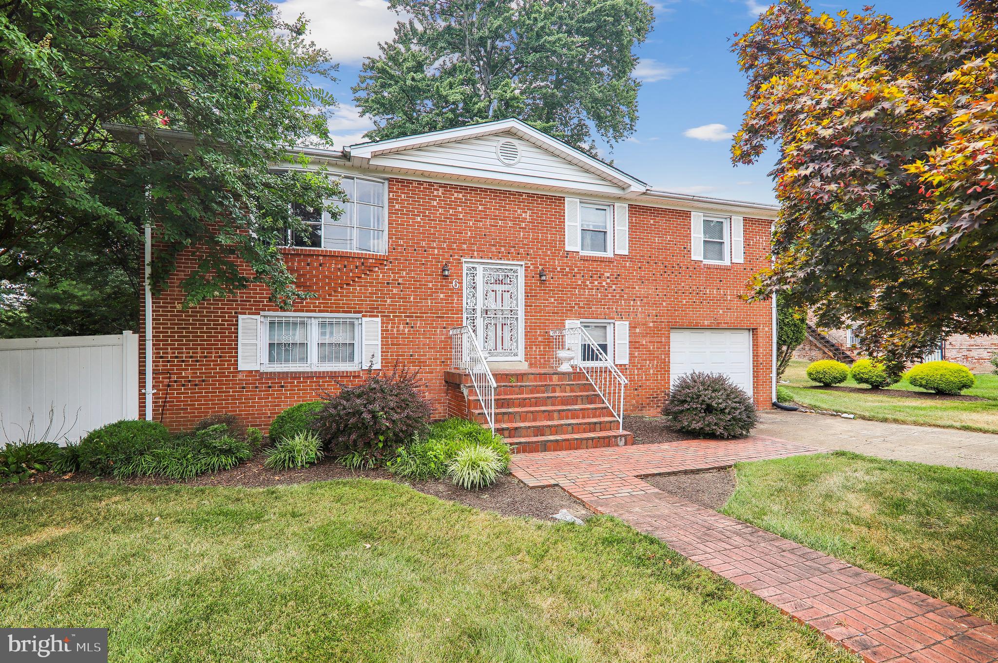 6 Norair Ave