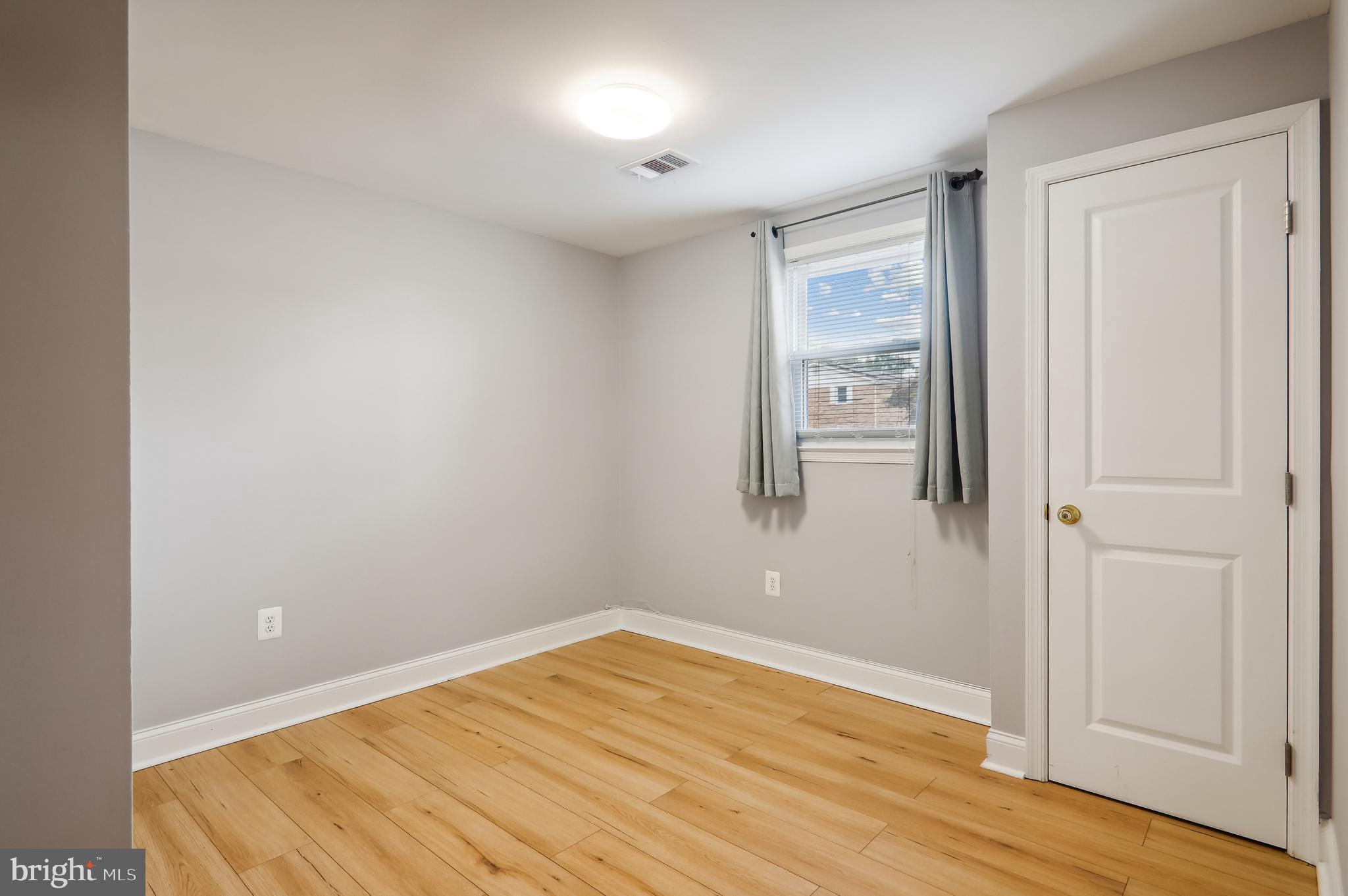 6 Norair Ave