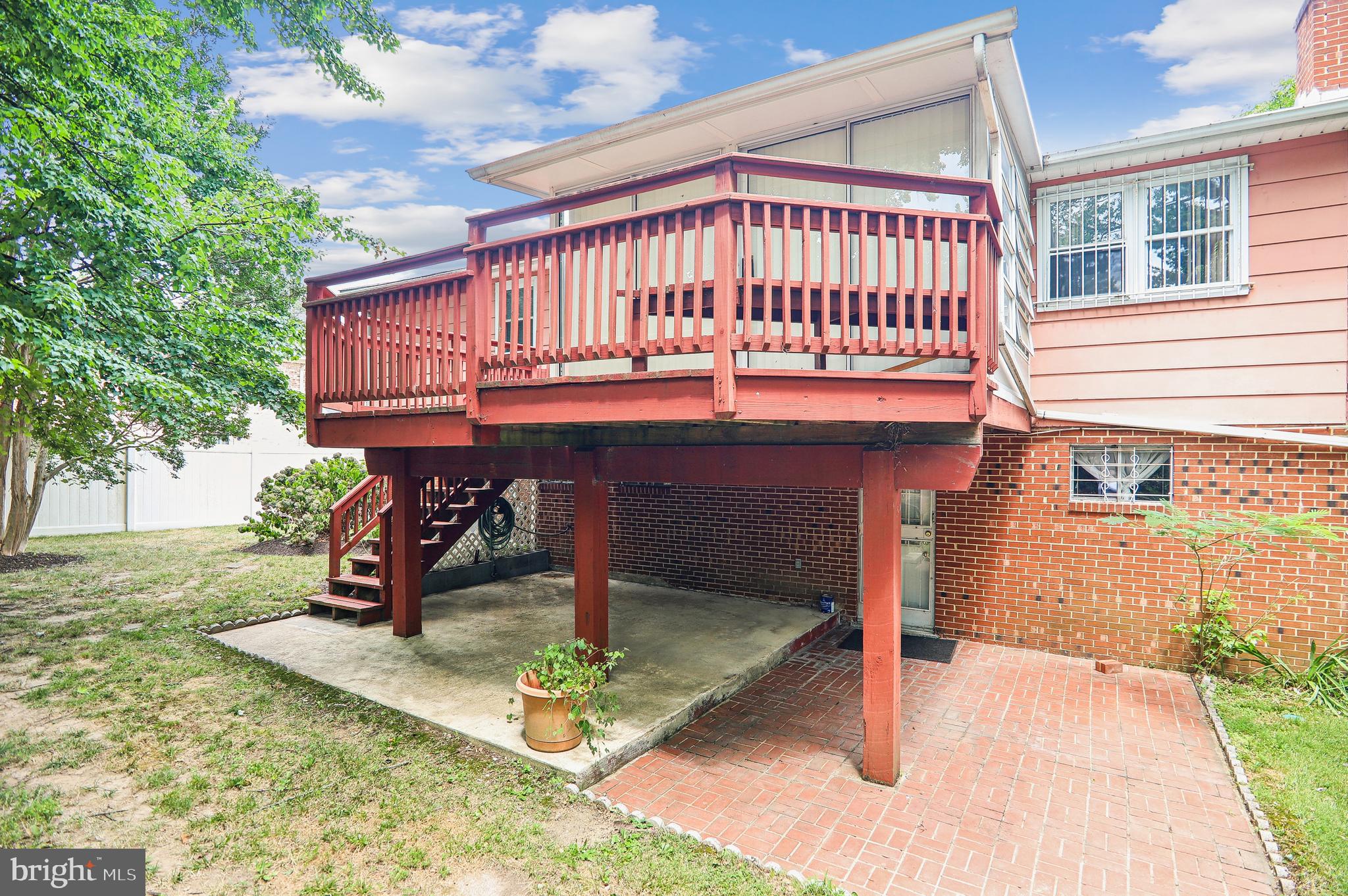 6 Norair Ave
