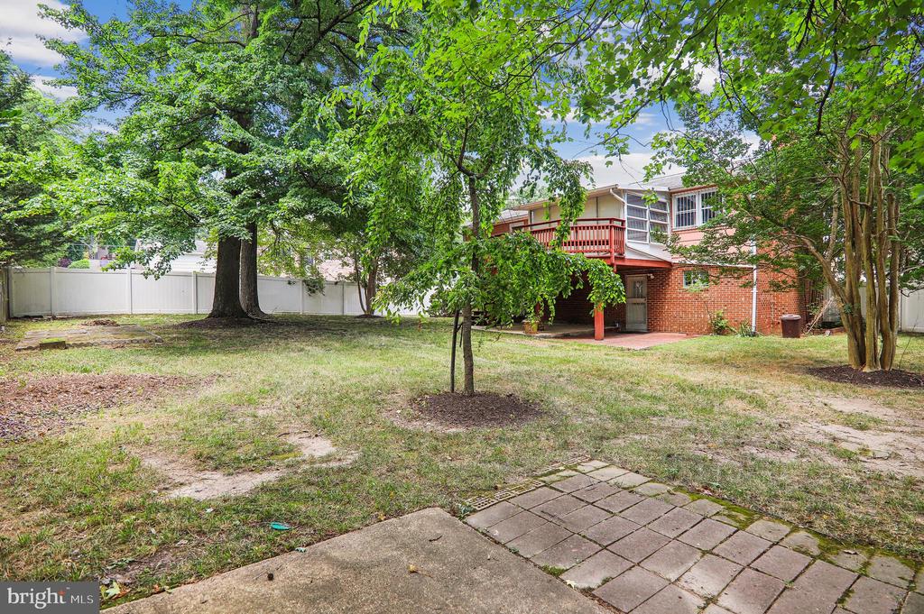 6 Norair Ave