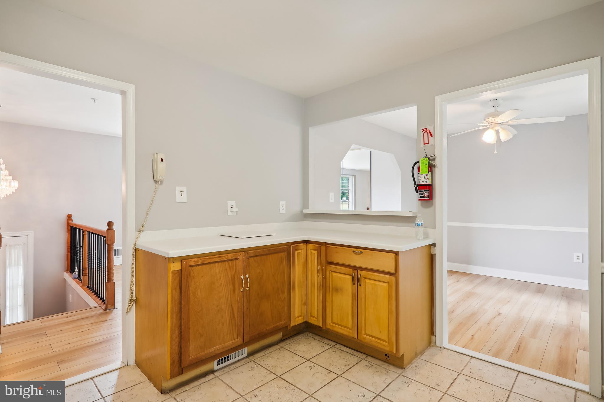 6 Norair Ave