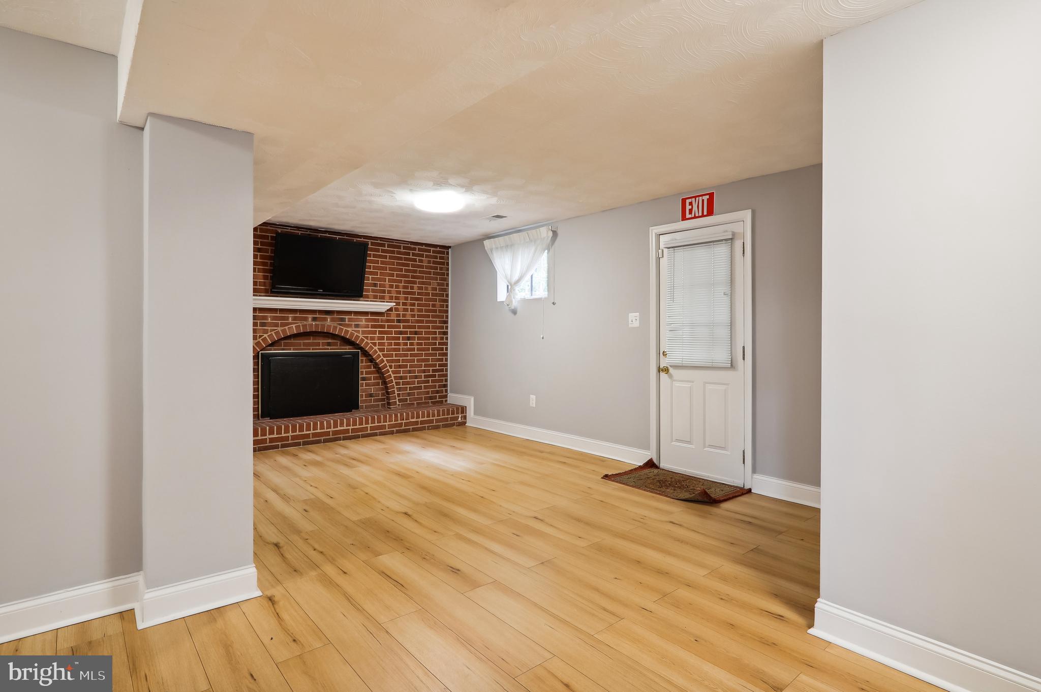 6 Norair Ave