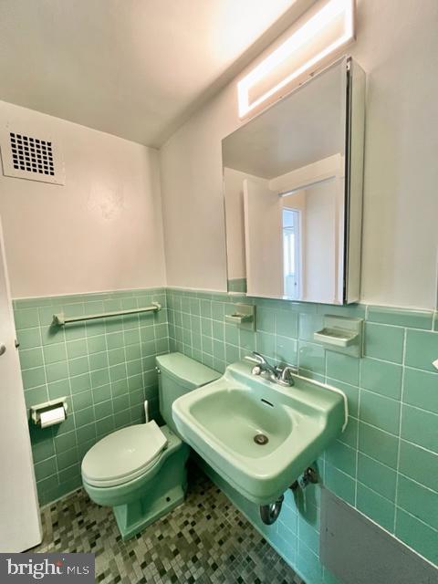 4390 Lorcom Ln #503