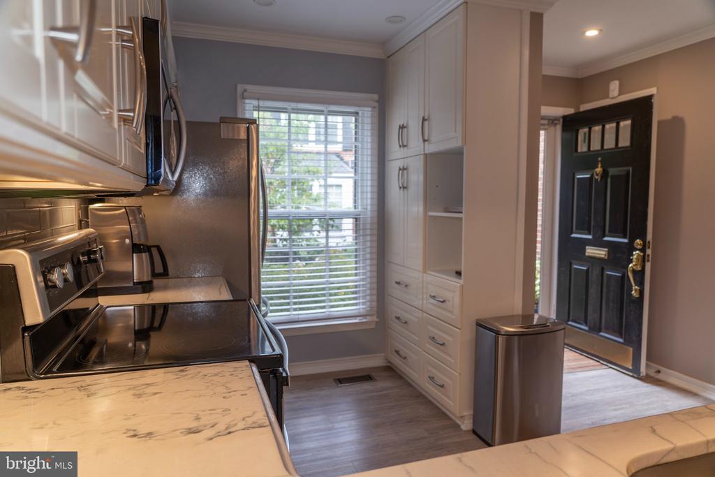 2510 S WALTER REED DRIVE Unit: B