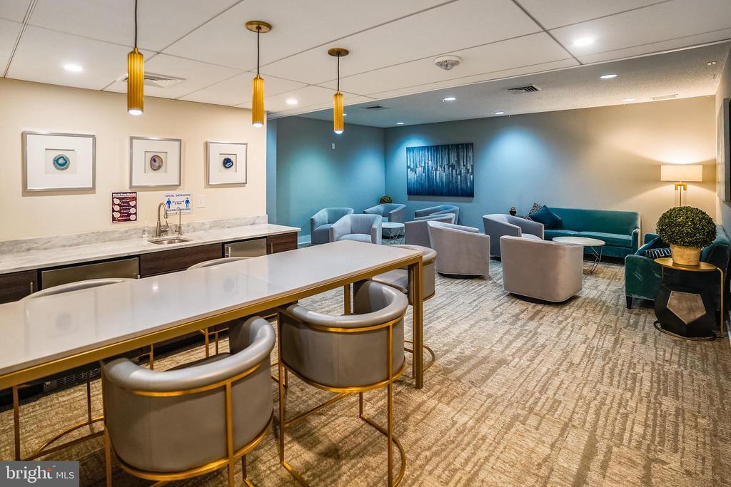 6101 EDSALL ROAD 402