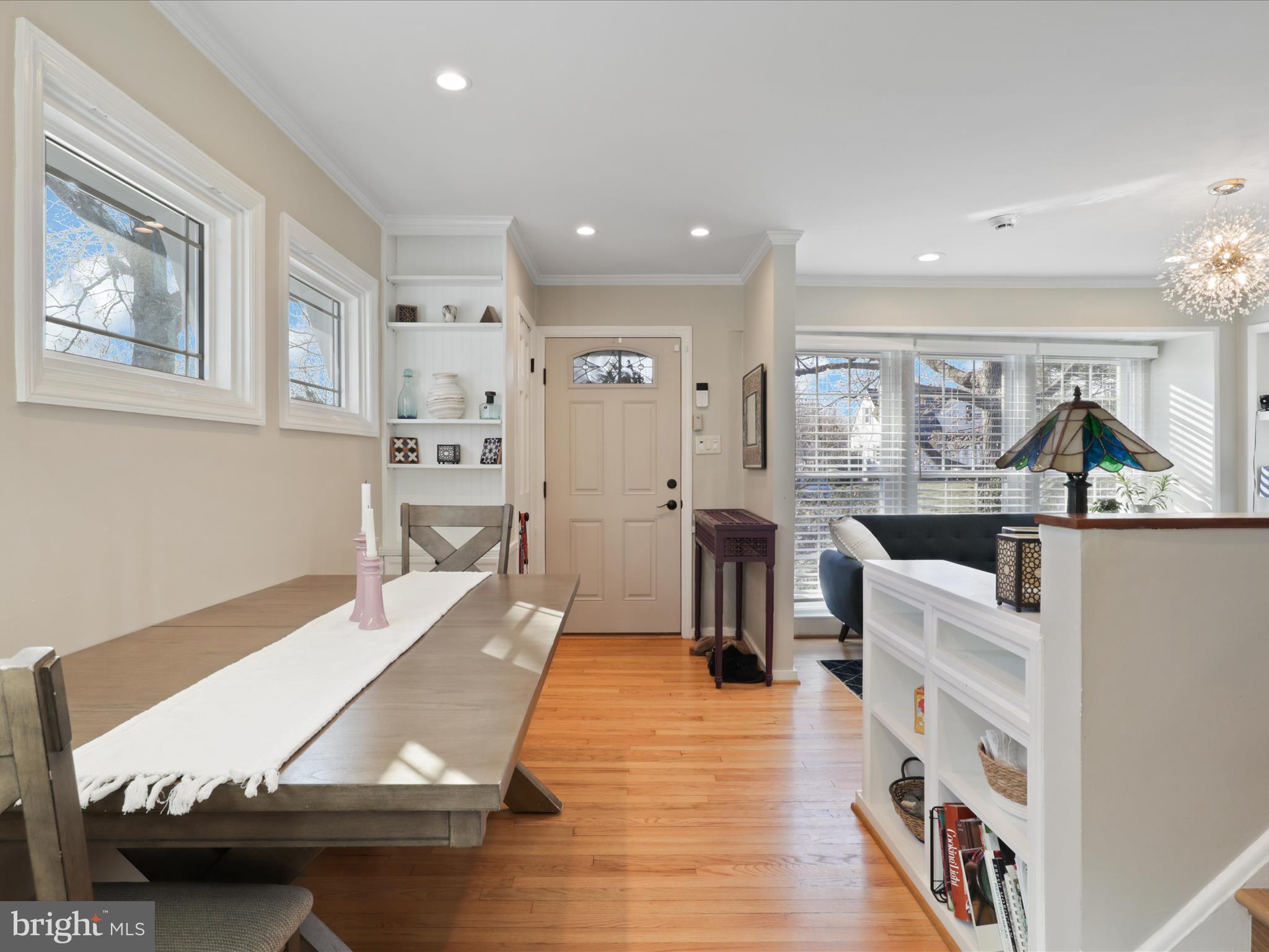 7009 Vanderbilt Dr