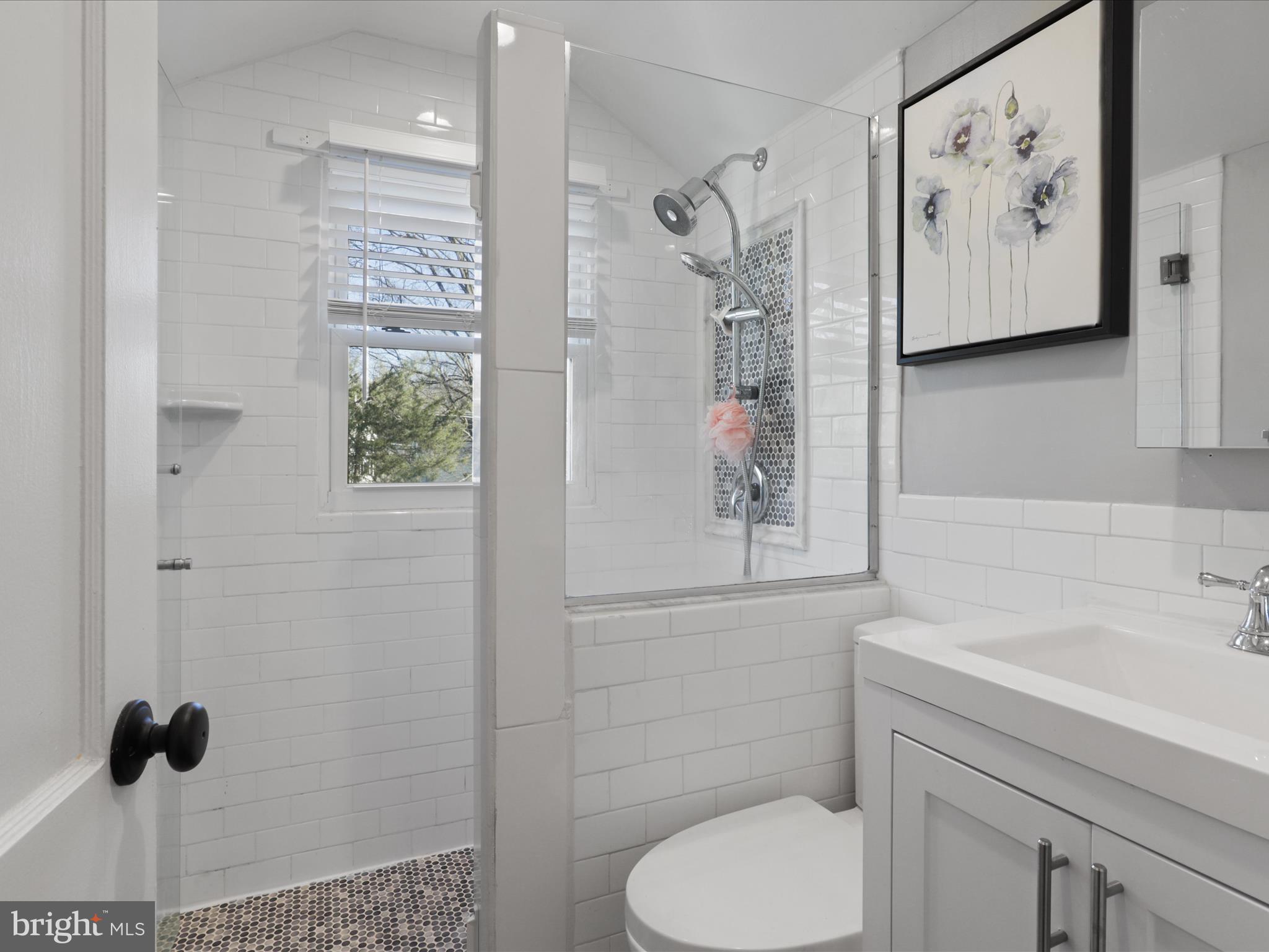 7009 Vanderbilt Dr