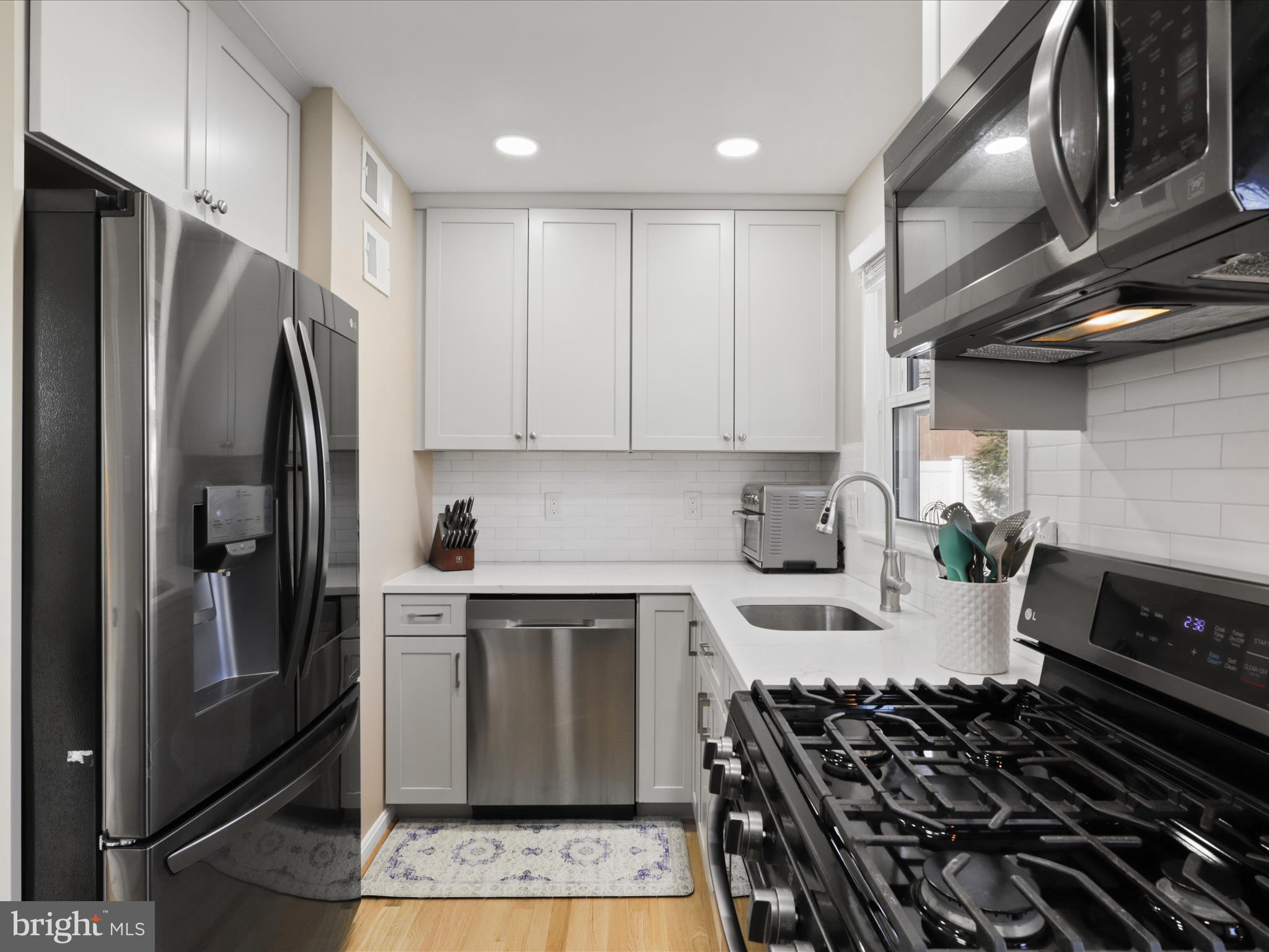7009 Vanderbilt Dr