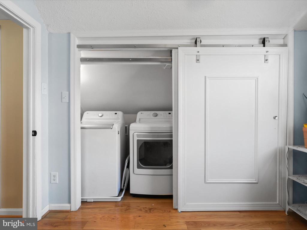7009 Vanderbilt Dr