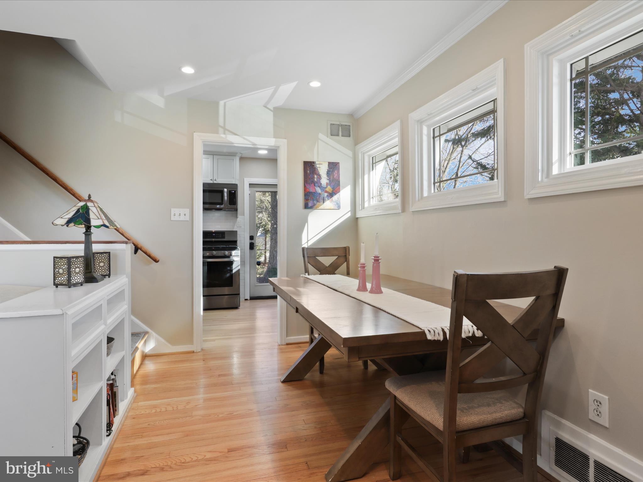 7009 Vanderbilt Dr