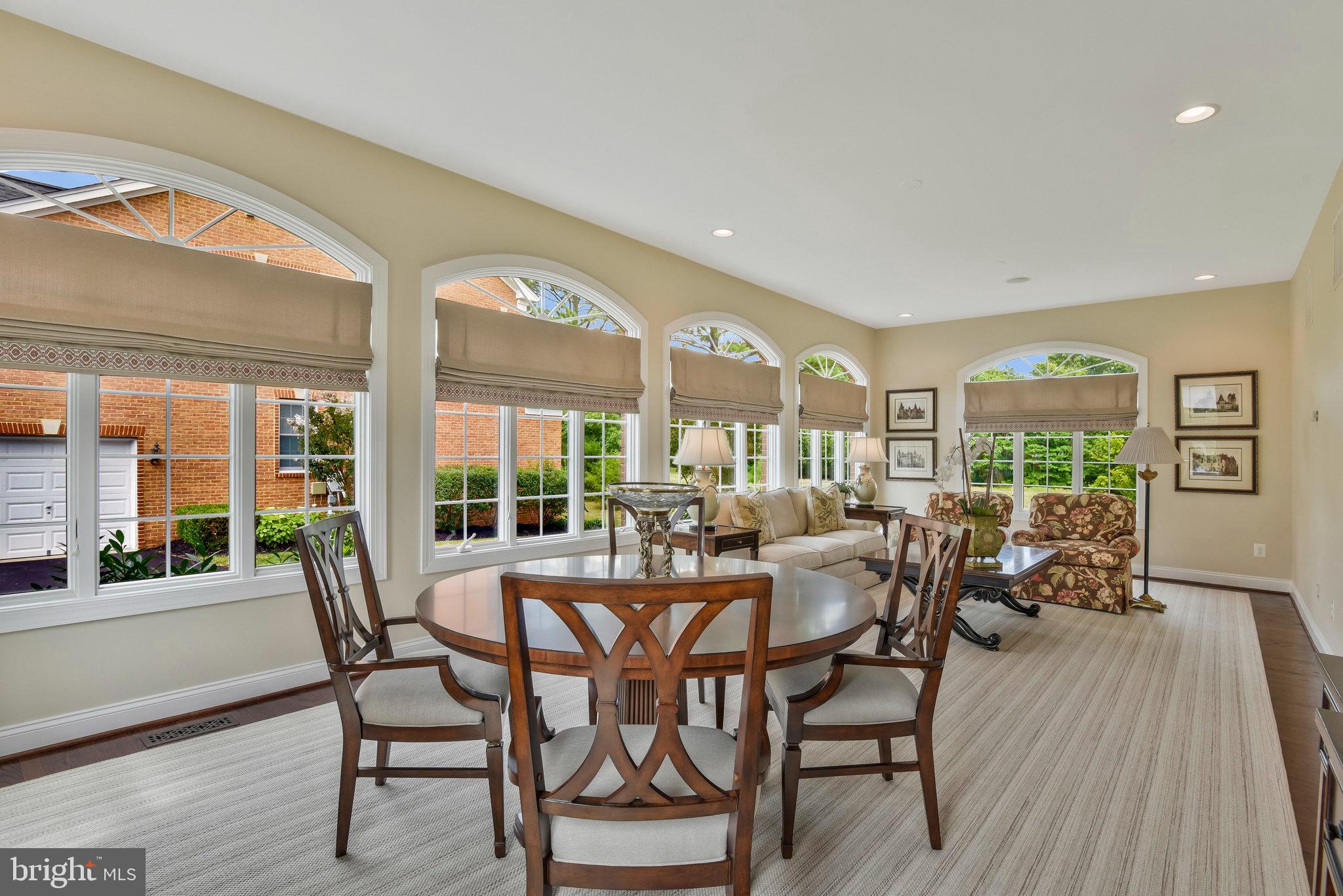 15214 Golf View Dr
