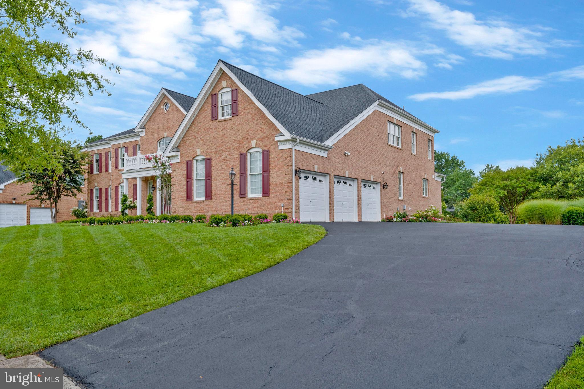 15214 Golf View Dr