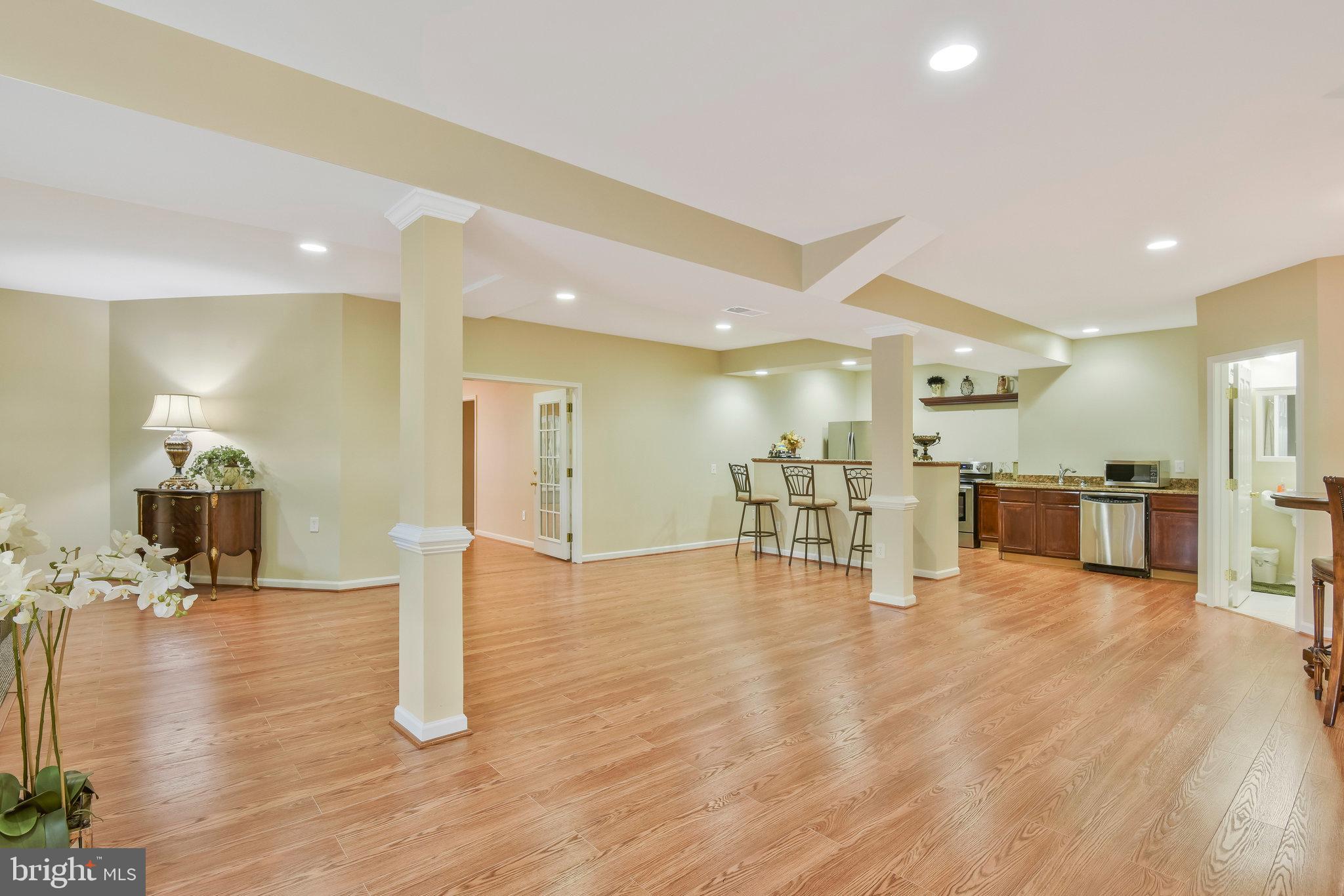 15214 Golf View Dr
