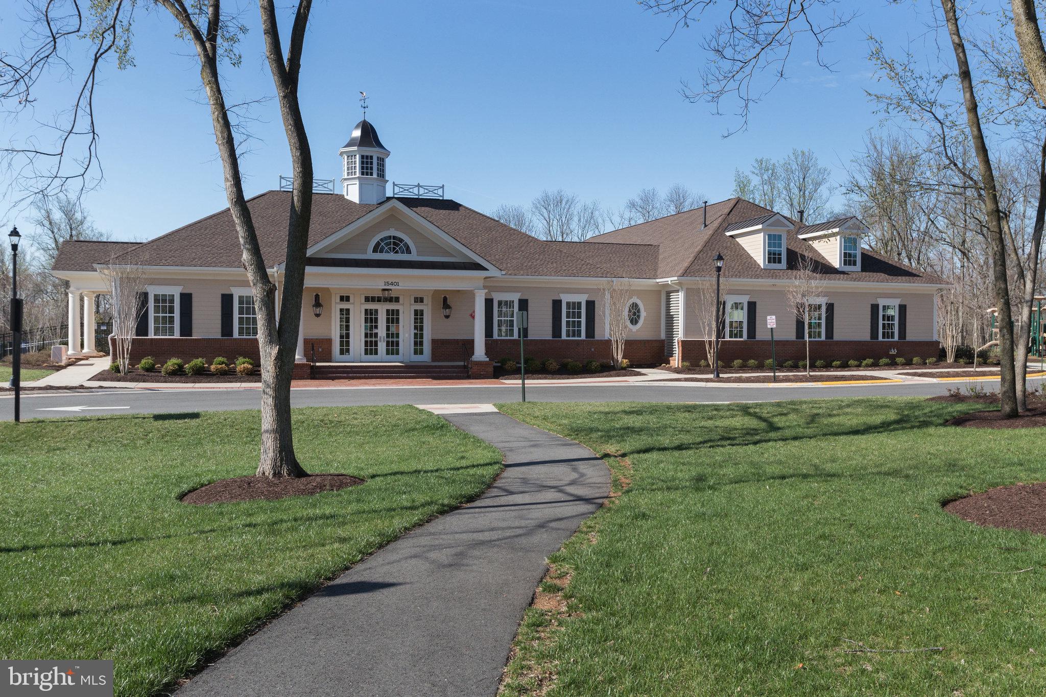 15214 Golf View Dr