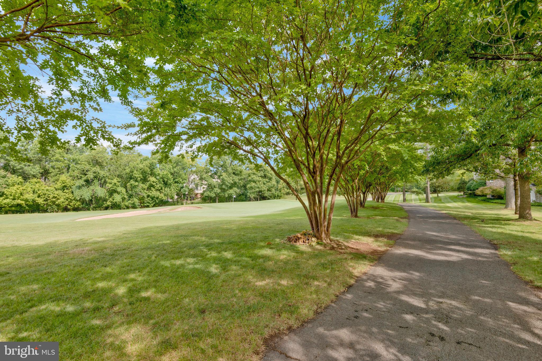 15214 Golf View Dr