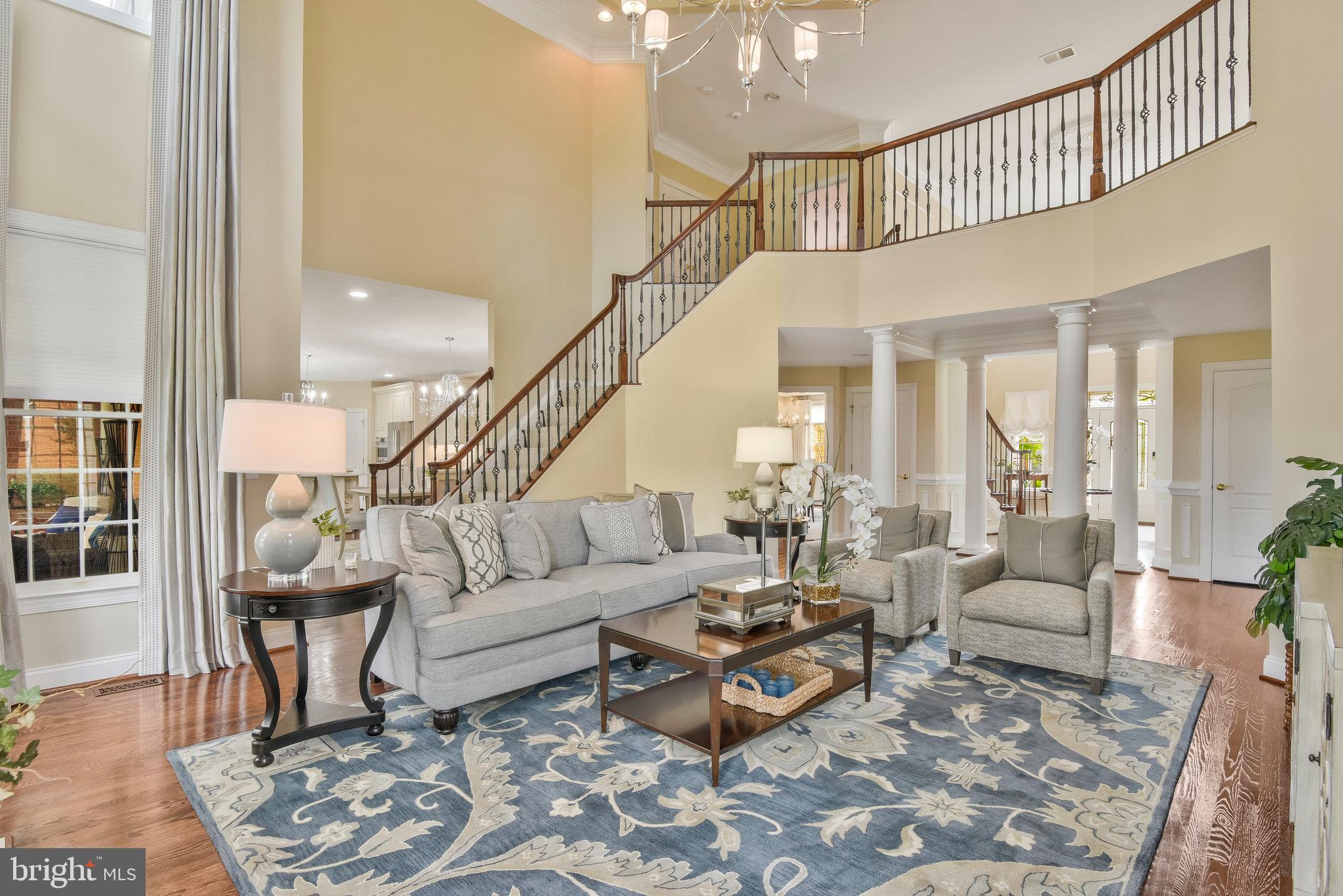 15214 Golf View Dr
