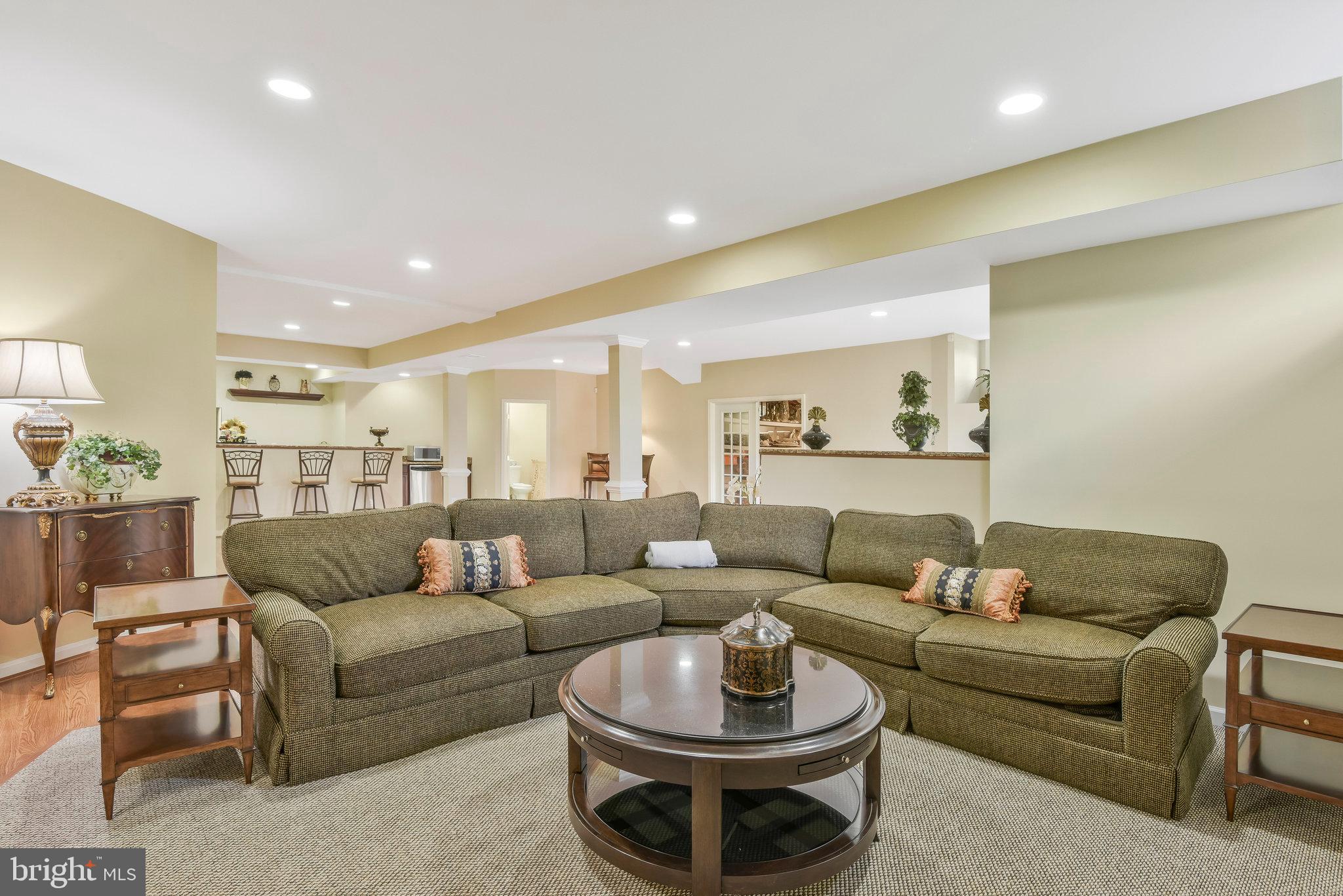 15214 Golf View Dr