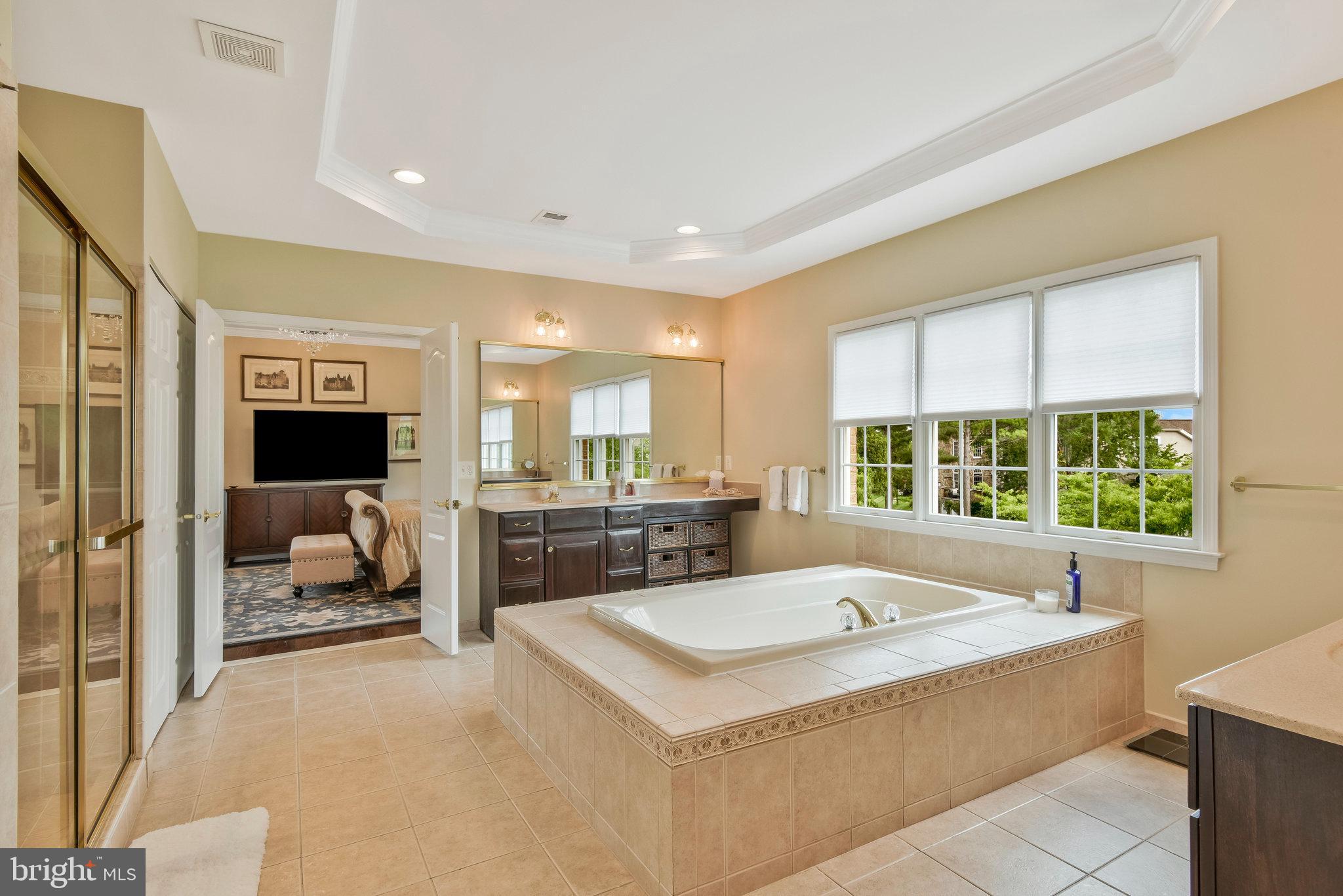 15214 Golf View Dr