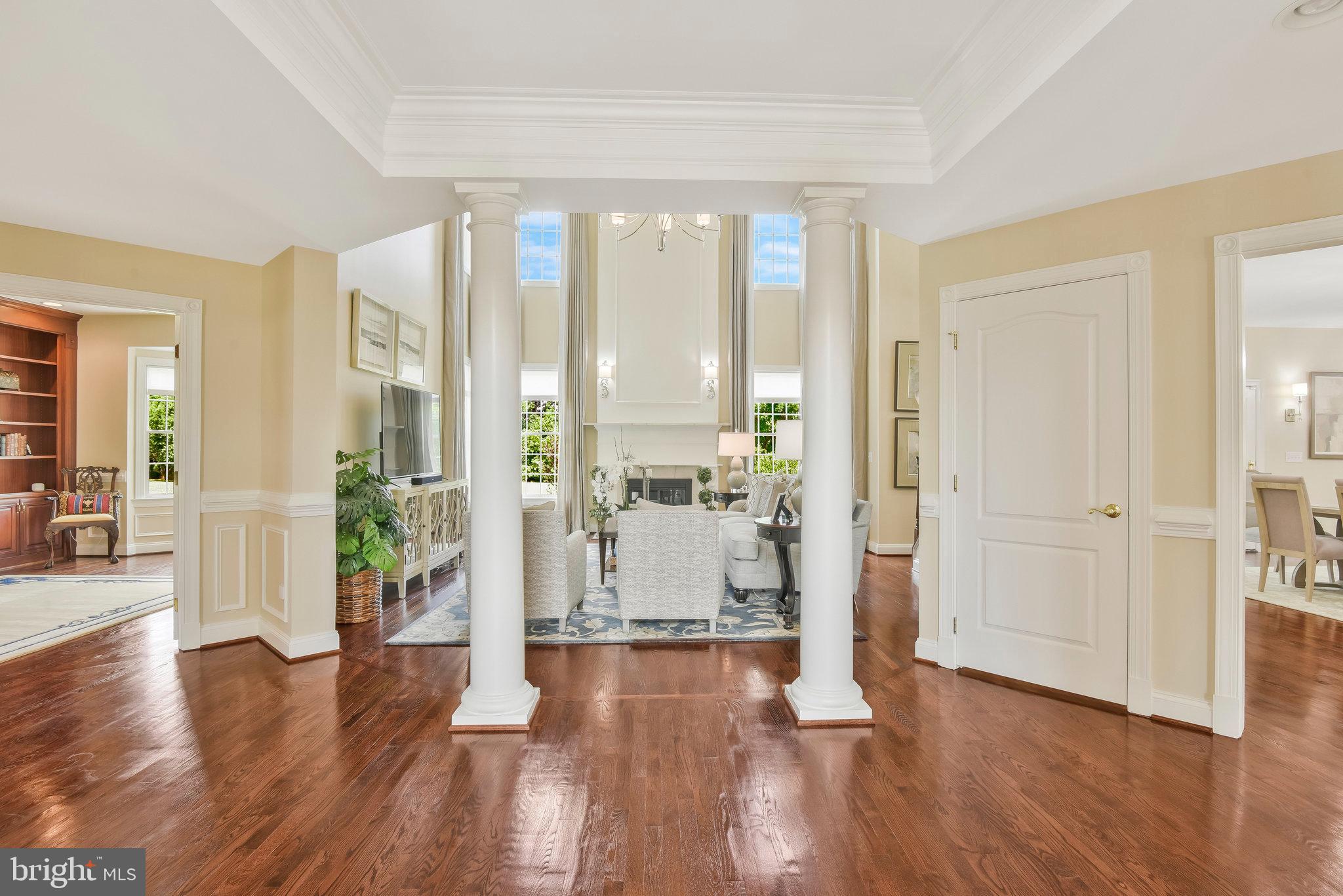 15214 Golf View Dr