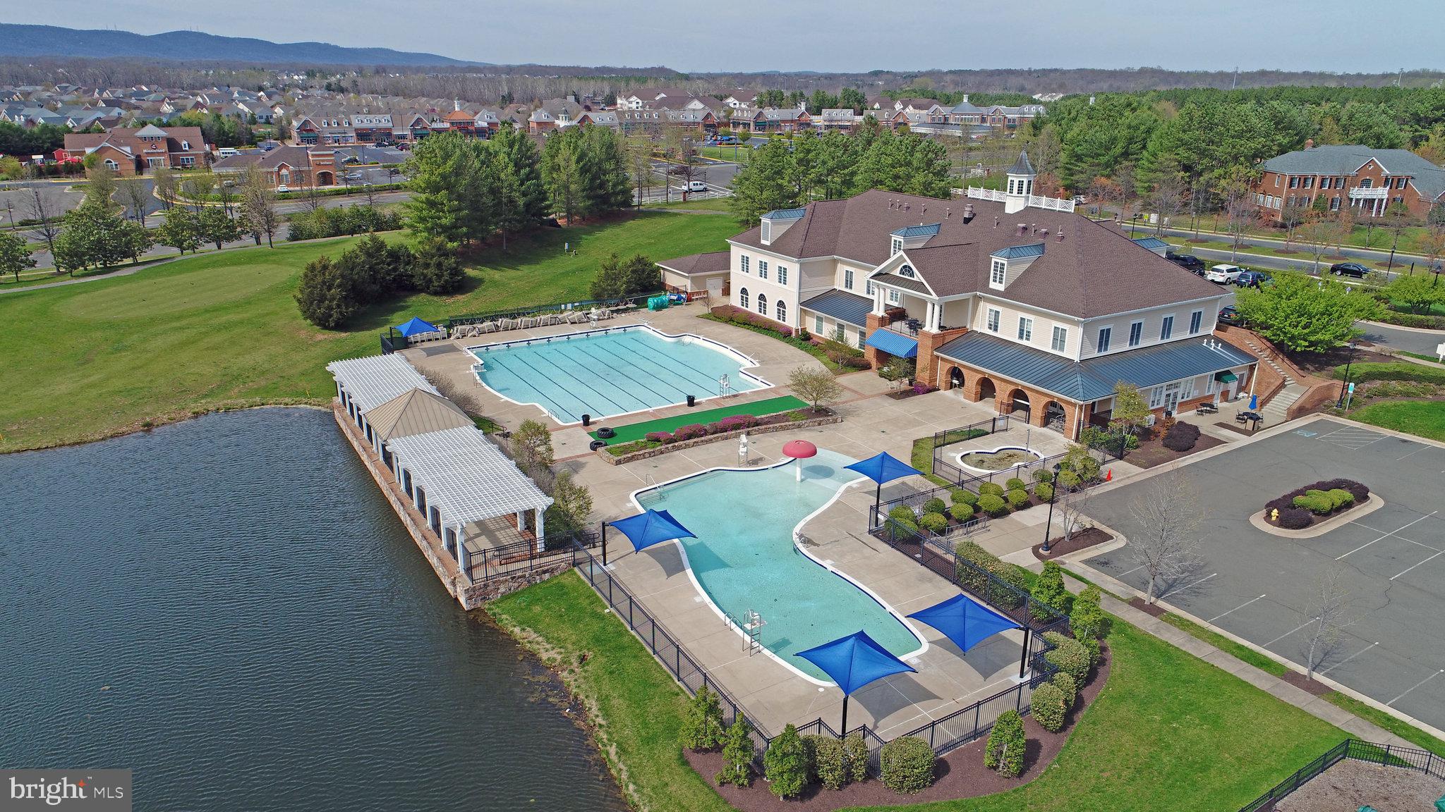 15214 Golf View Dr