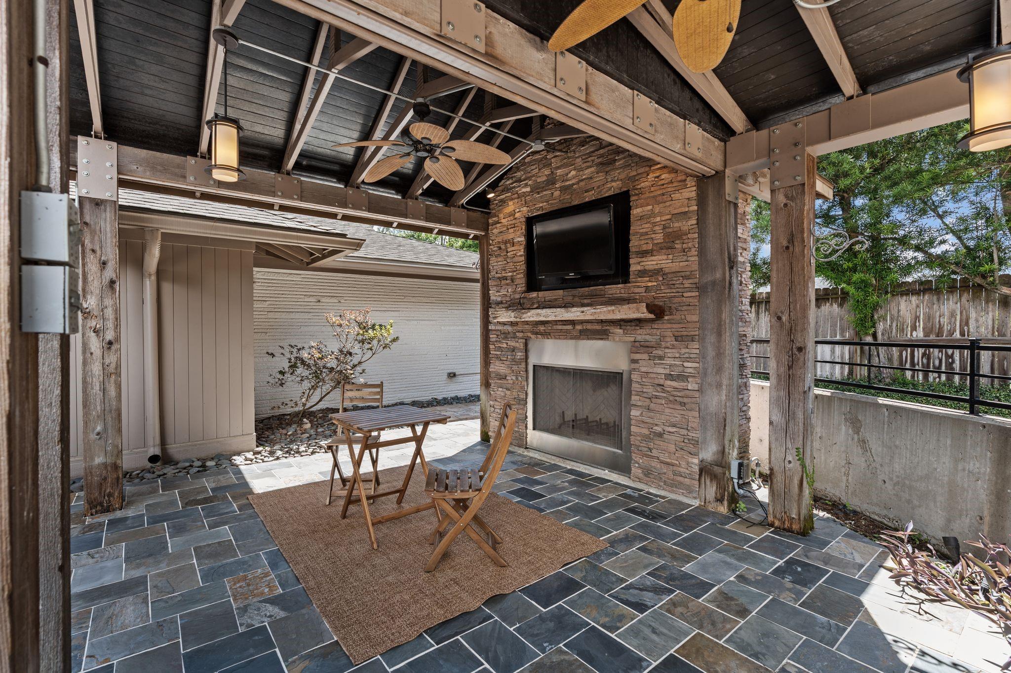 10034 Meadow Lake Lane