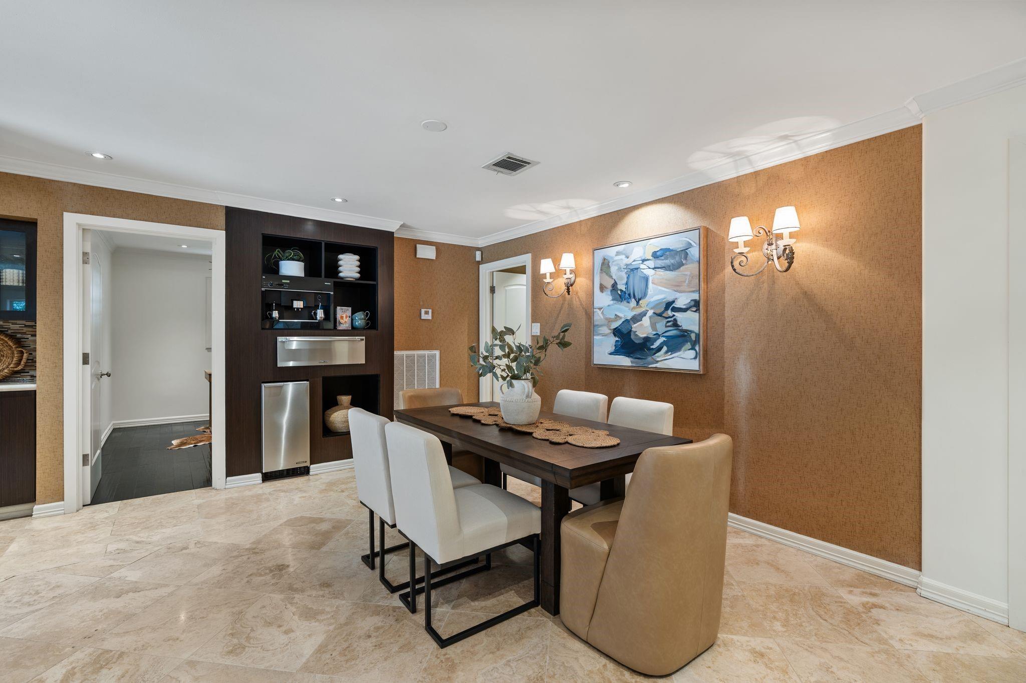 10034 Meadow Lake Lane