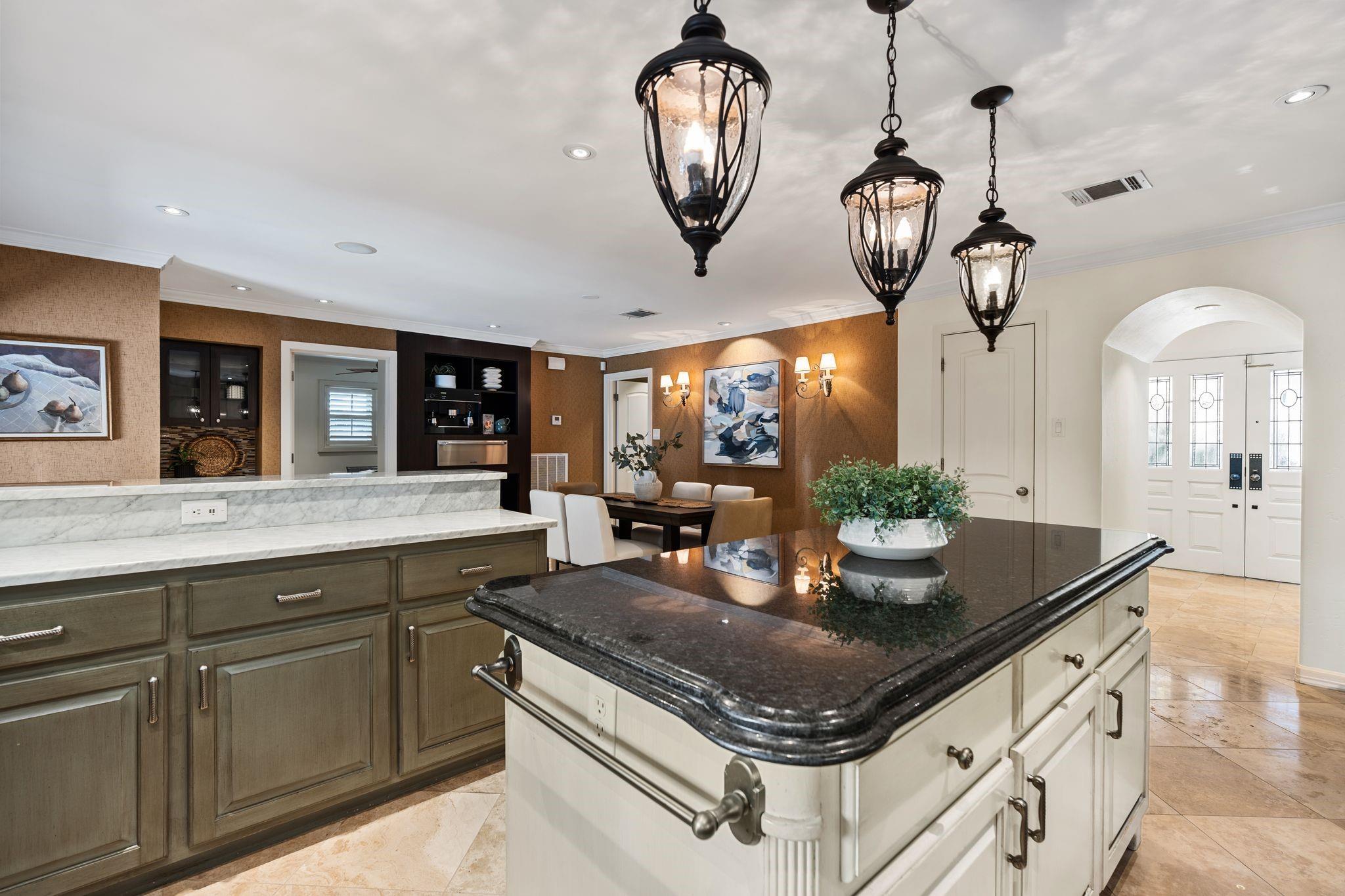 10034 Meadow Lake Lane