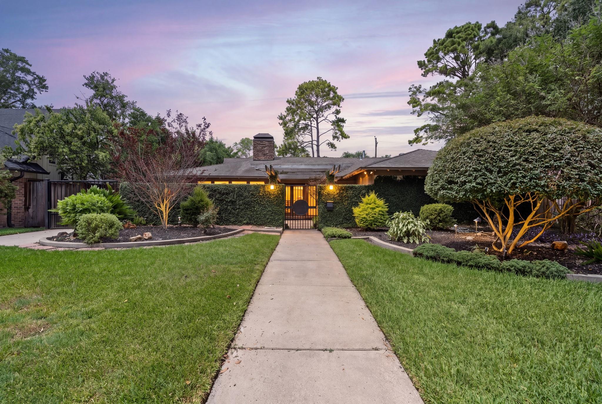 10034 Meadow Lake Lane