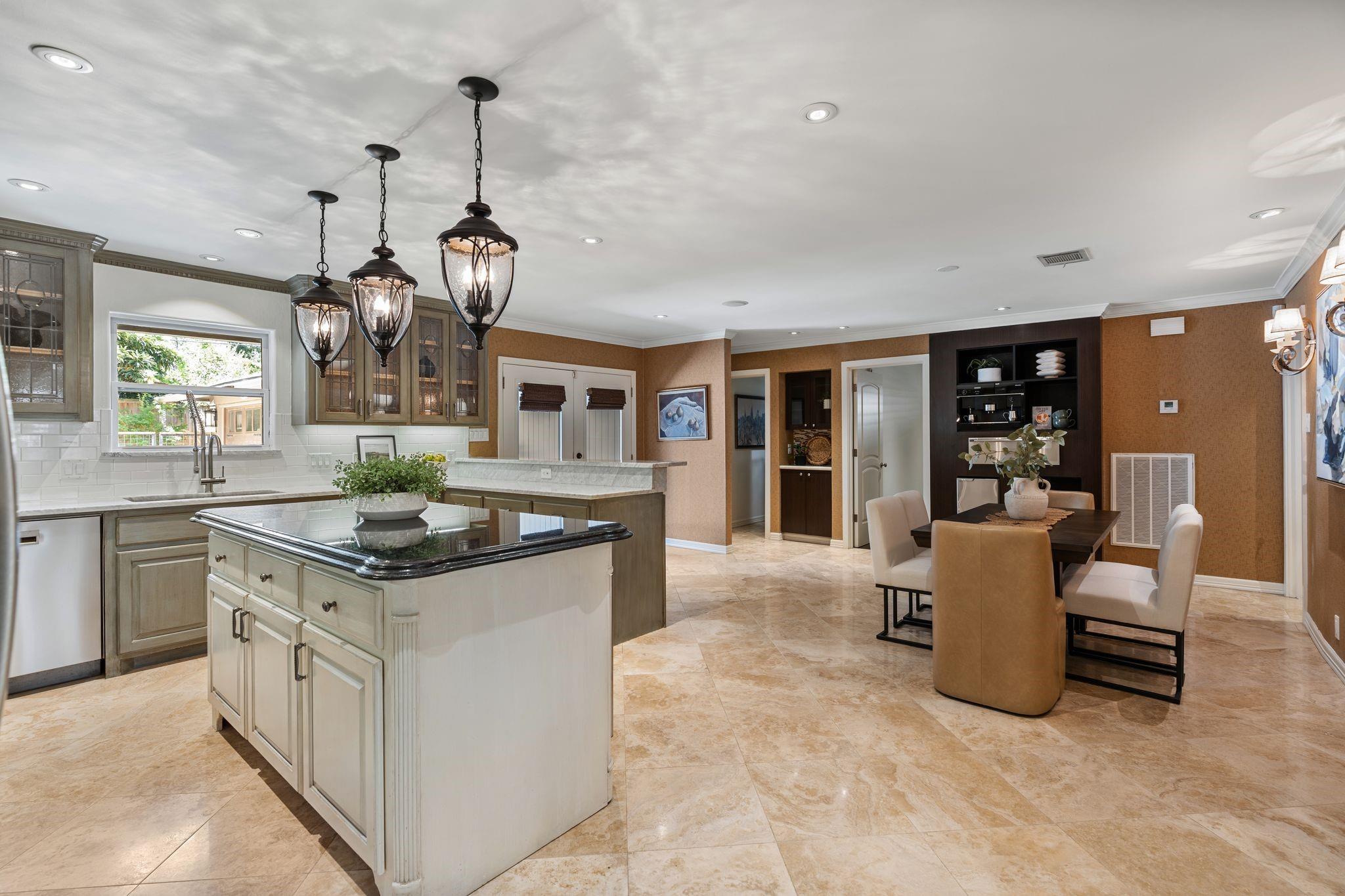 10034 Meadow Lake Lane