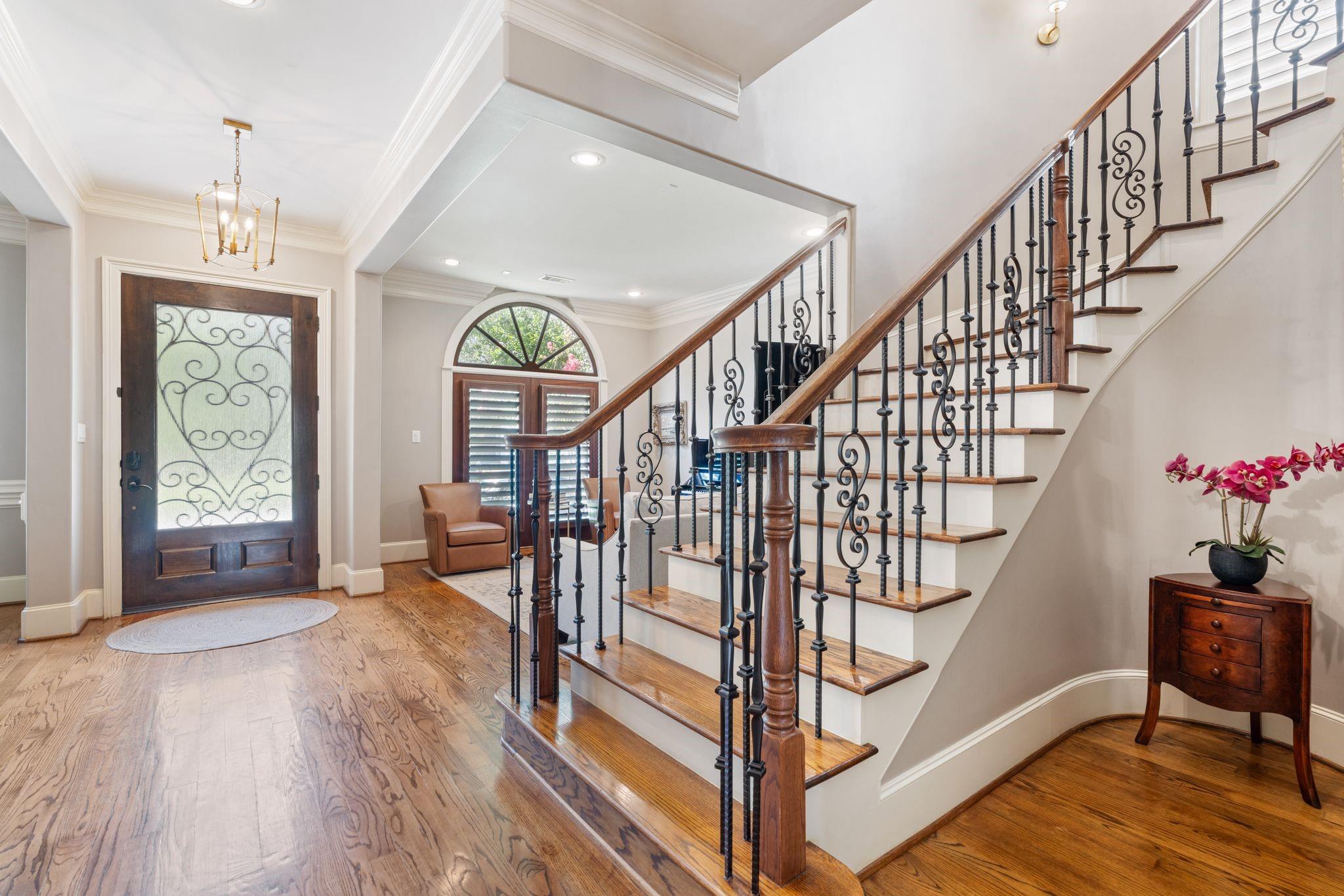 5202 Patrick Henry Street