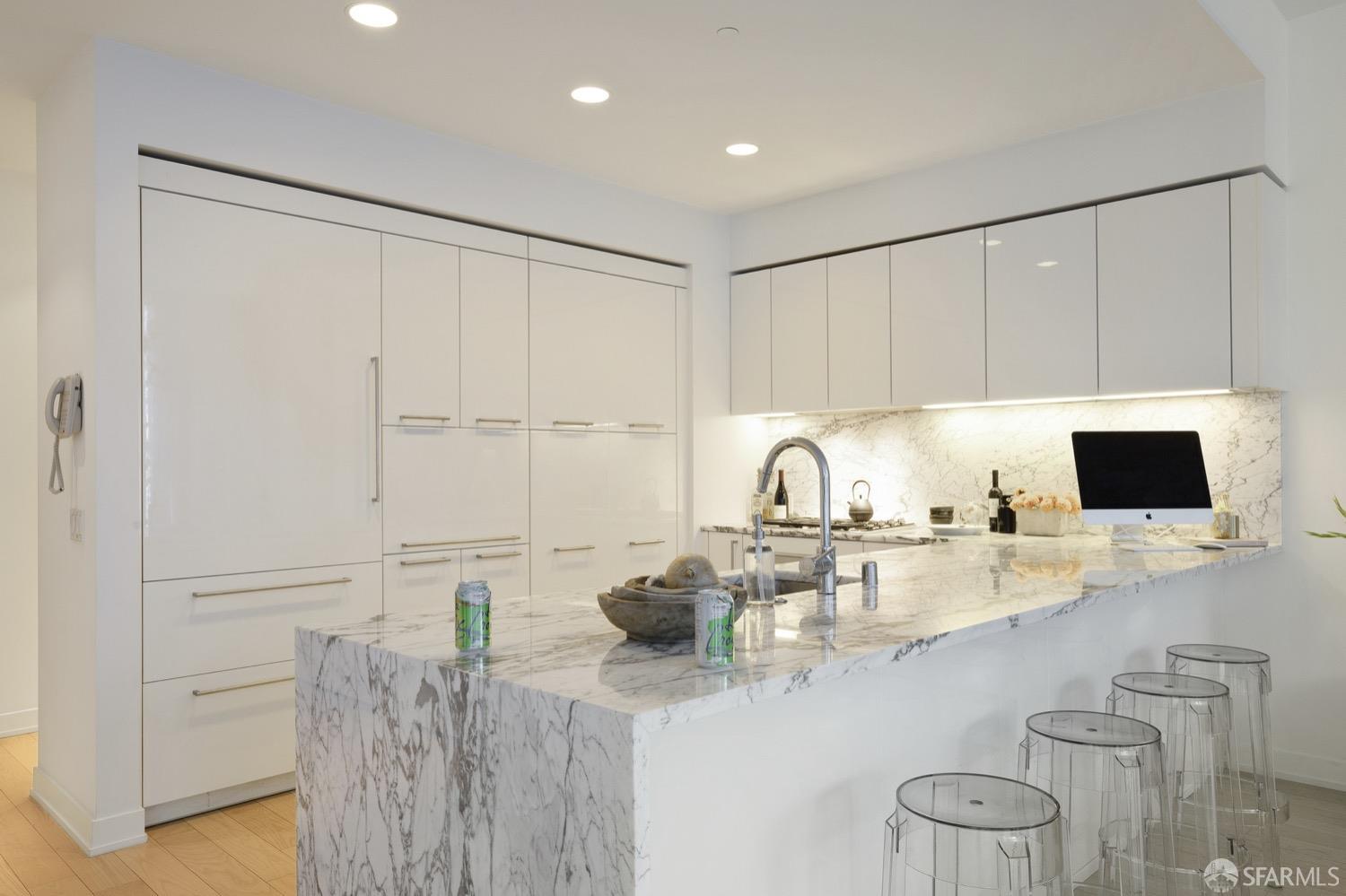 301 Mission Street Unit: 506