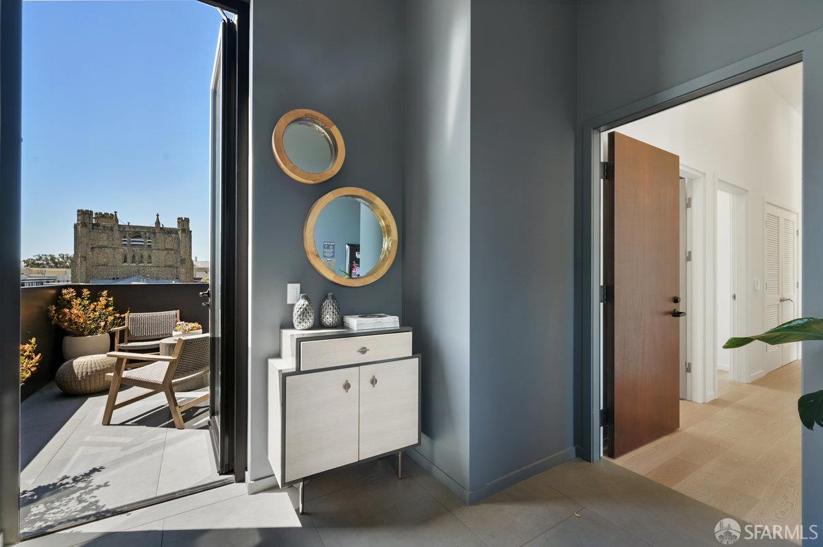 1523 Franklin Street Unit: PH8