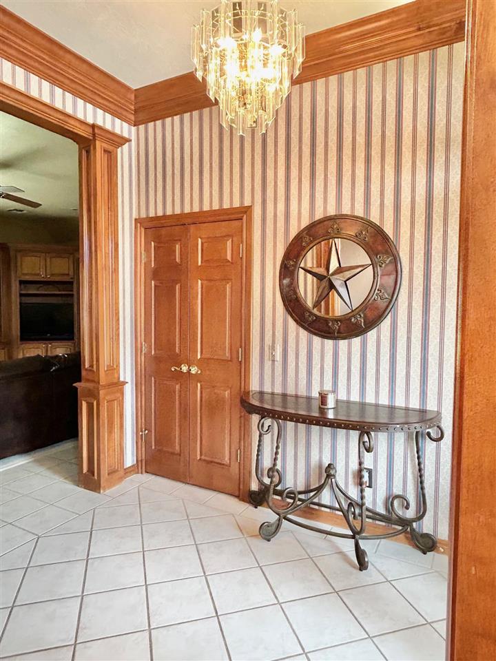 7617 NW Castlerock PL