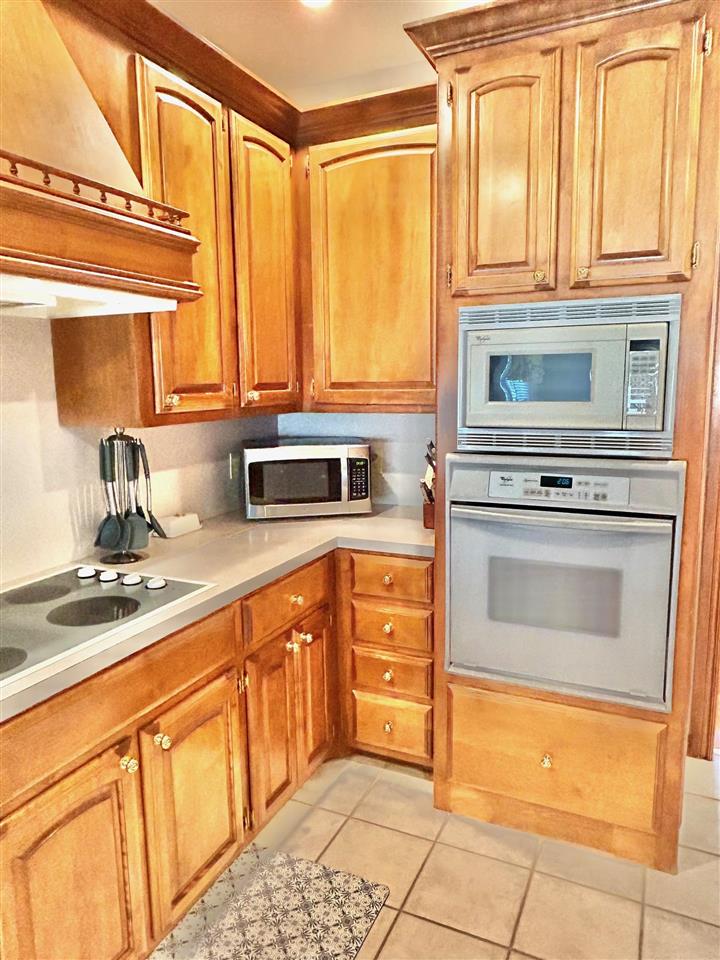 7617 NW Castlerock PL