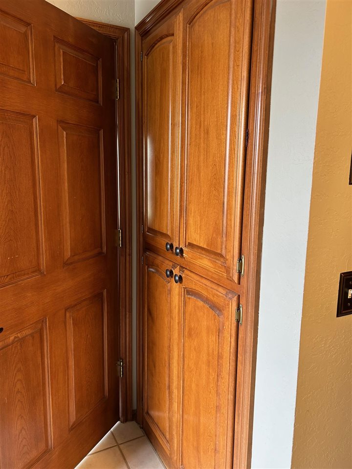 7617 NW Castlerock PL