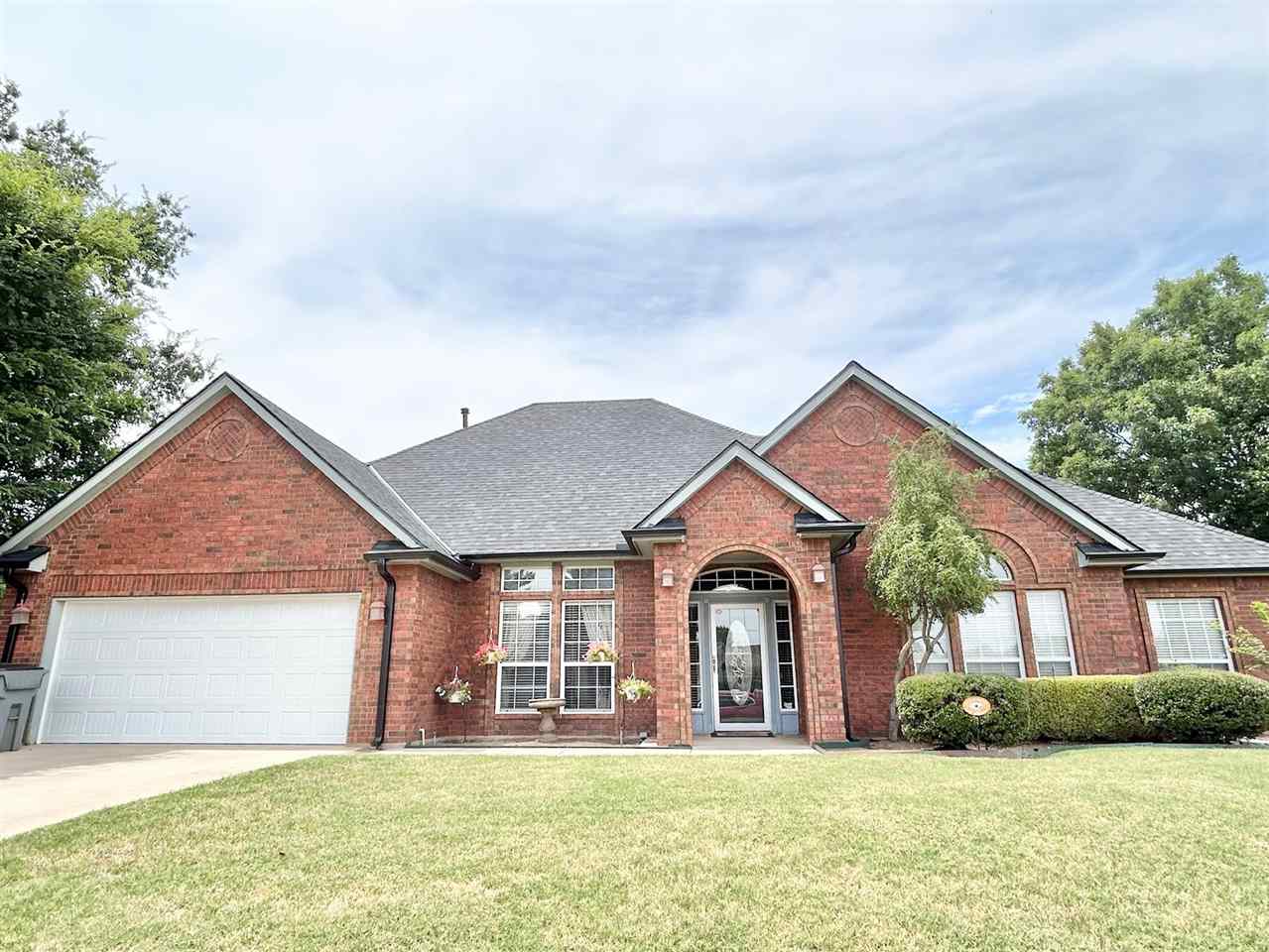 7617 NW Castlerock PL