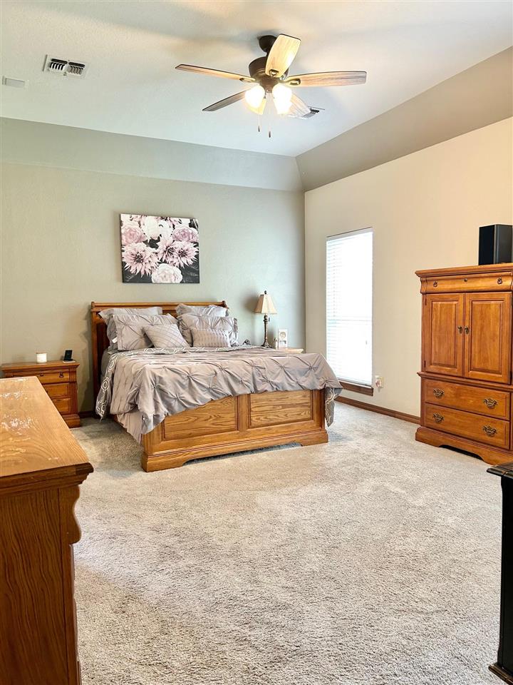 7617 NW Castlerock PL